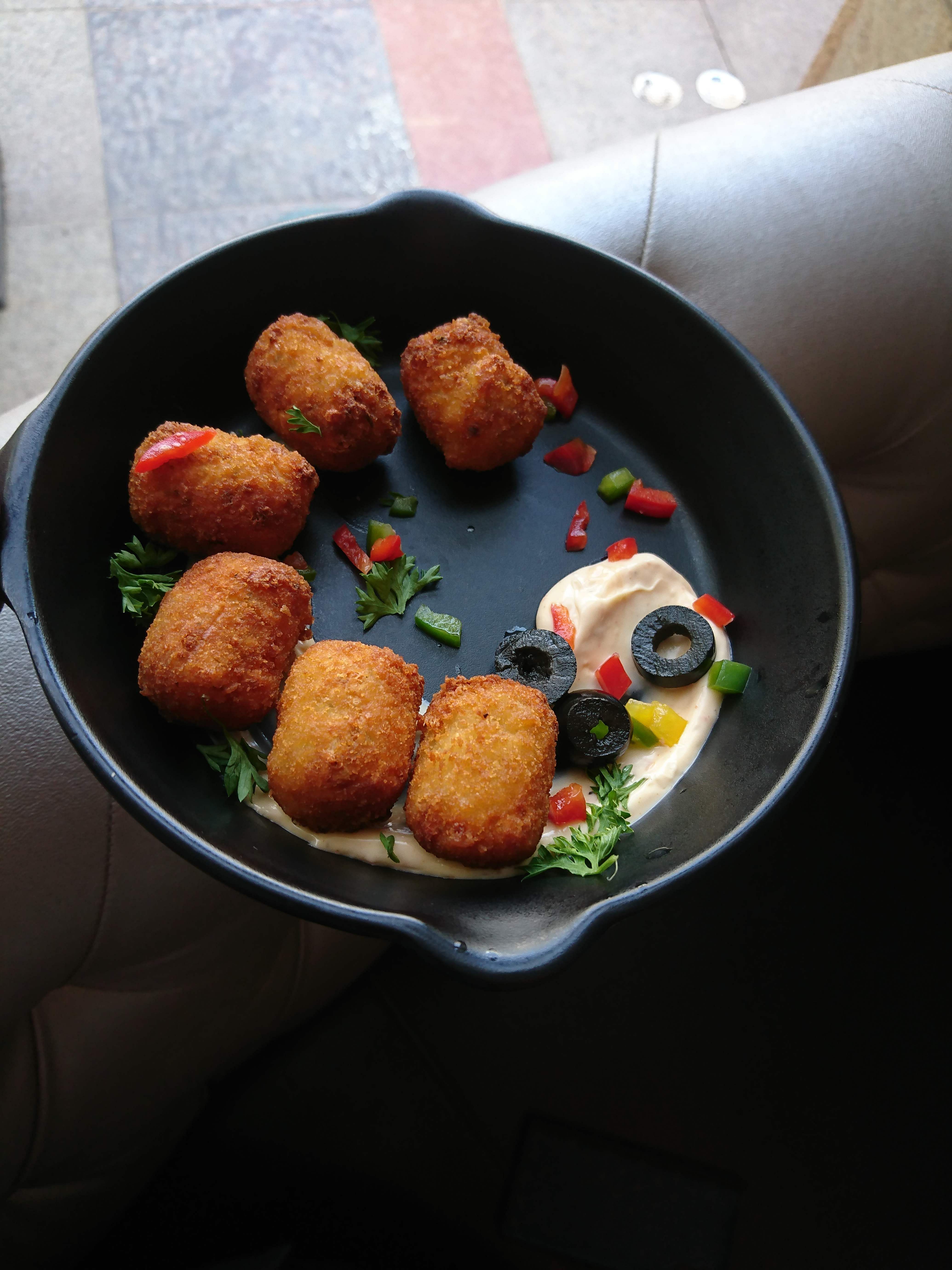 Dish,Food,Cuisine,Ingredient,Croquette,Arancini,Fish ball,Produce,Pommes dauphine,Hushpuppy