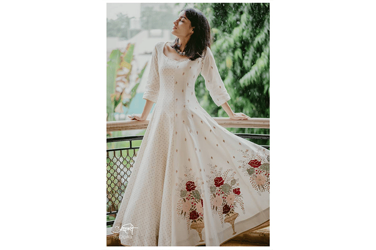 Dress,Gown,Clothing,White,Wedding dress,A-line,Shoulder,Formal wear,Ivory,Fashion