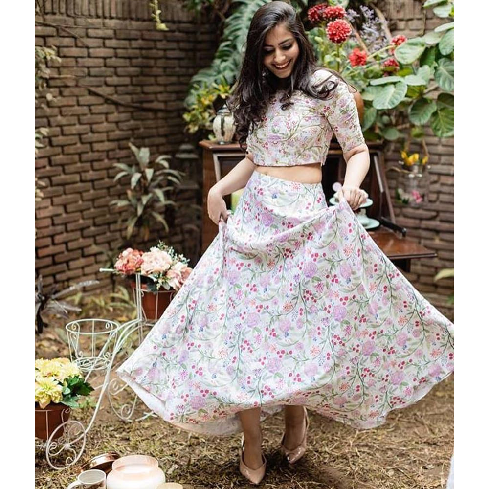 Clothing,White,Pink,Dress,Lady,Fashion,Waist,Photo shoot,Crop top,Beige