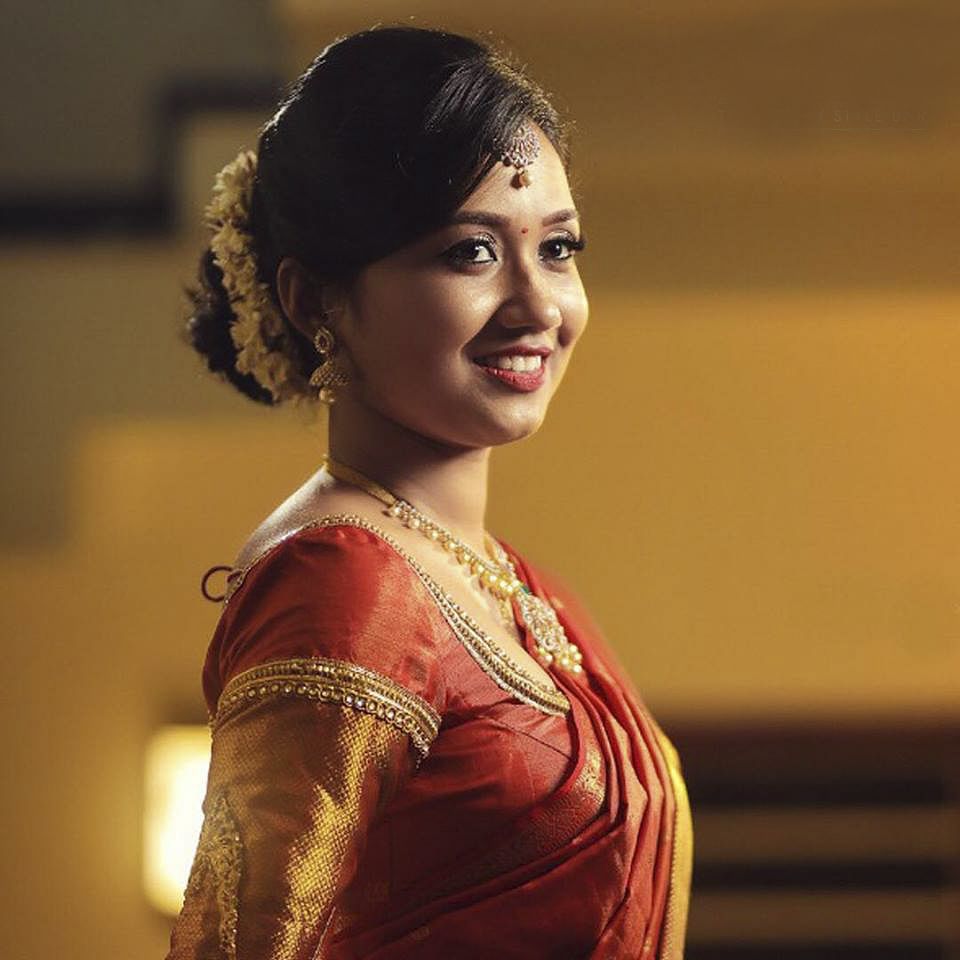 Hair,Lady,Beauty,Hairstyle,Sari,Smile,Photography,Makeover,Tradition,Trunk