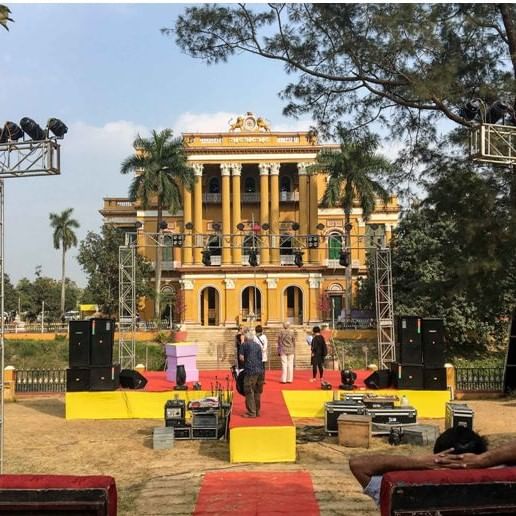 Building,Tree,Architecture,House,Palm tree,Temple,Mansion,Plant,Home,Leisure