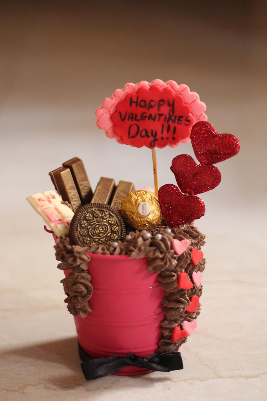 Pink,Flowerpot,Cut flowers,Red,Flower,Plant,Vase,Artificial flower,Centrepiece,Magenta