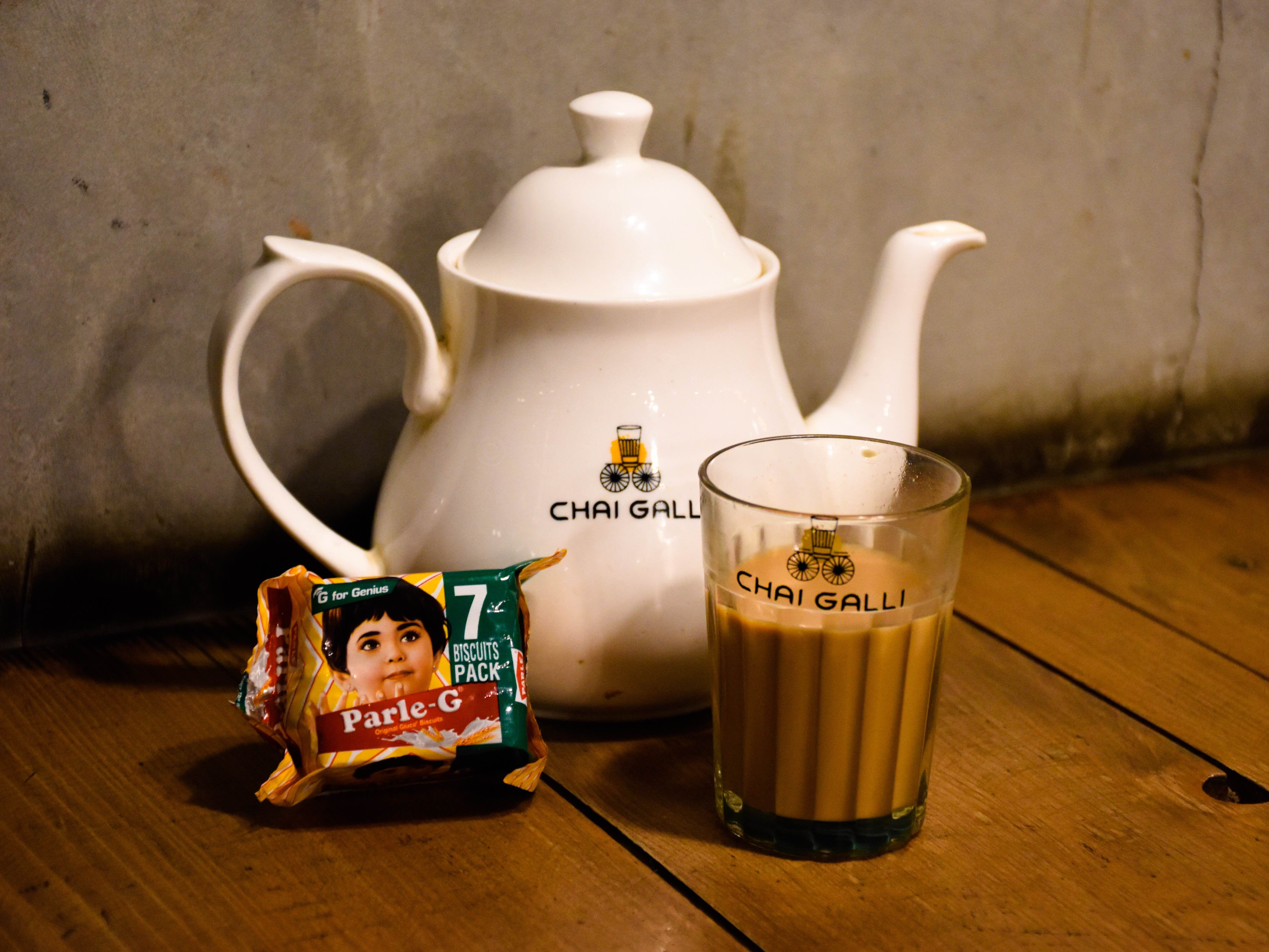 Teapot,Kettle,Tableware,Lid,Porcelain,Cup,Serveware,Cup,Ceramic,Drink