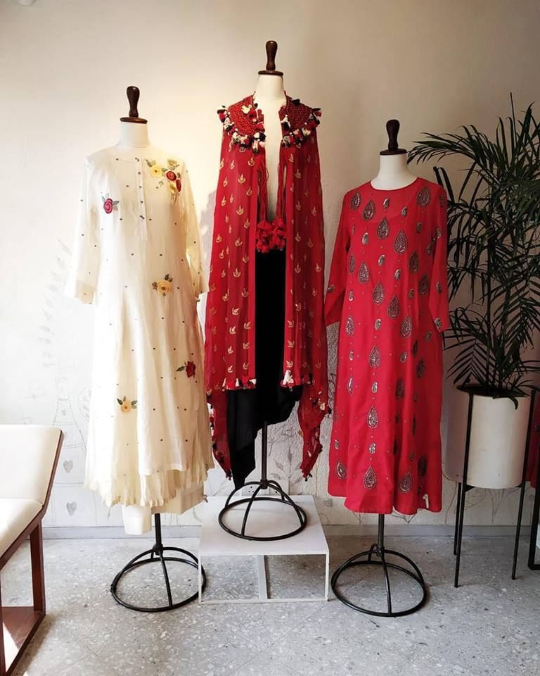 Clothing,Boutique,Dress,Formal wear,Fashion,Mannequin,Textile,Fashion design,Outerwear,Room