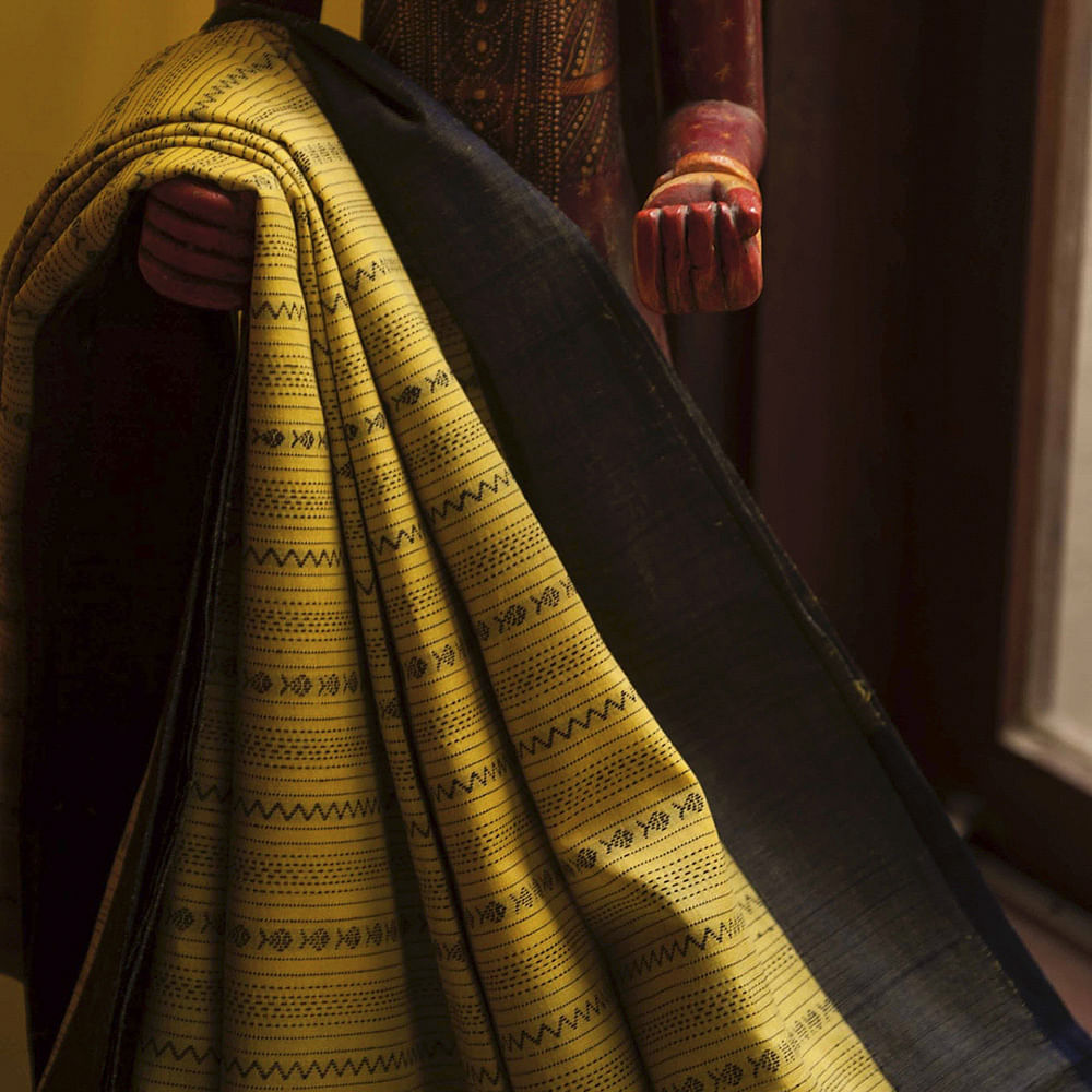 Yellow,Outerwear,Cope,Textile,Stole,Shawl,Tints and shades
