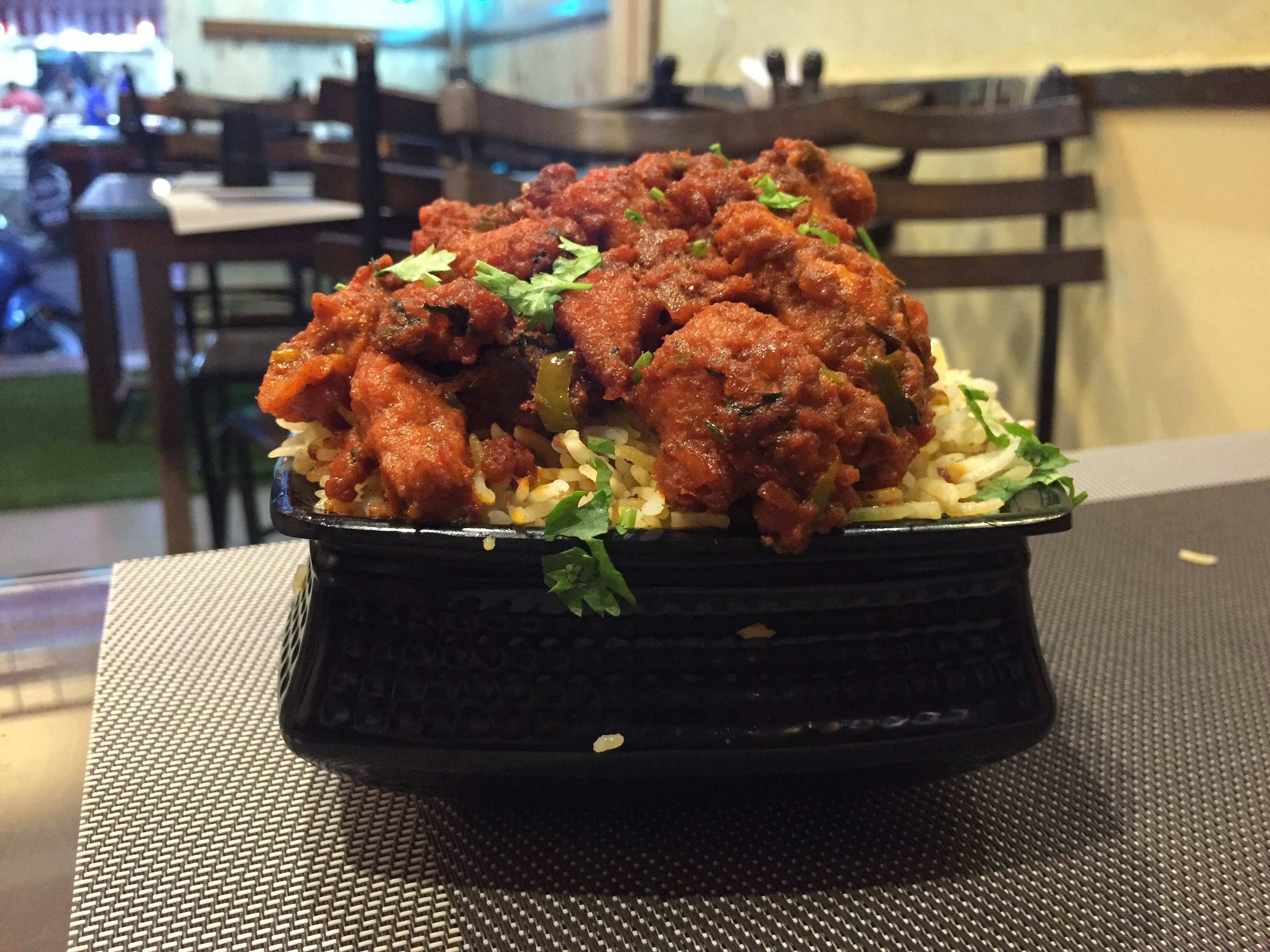 Dish,Food,Fried food,Cuisine,Ingredient,Fried chicken,Karaage,Deep frying,Meat,Livestock