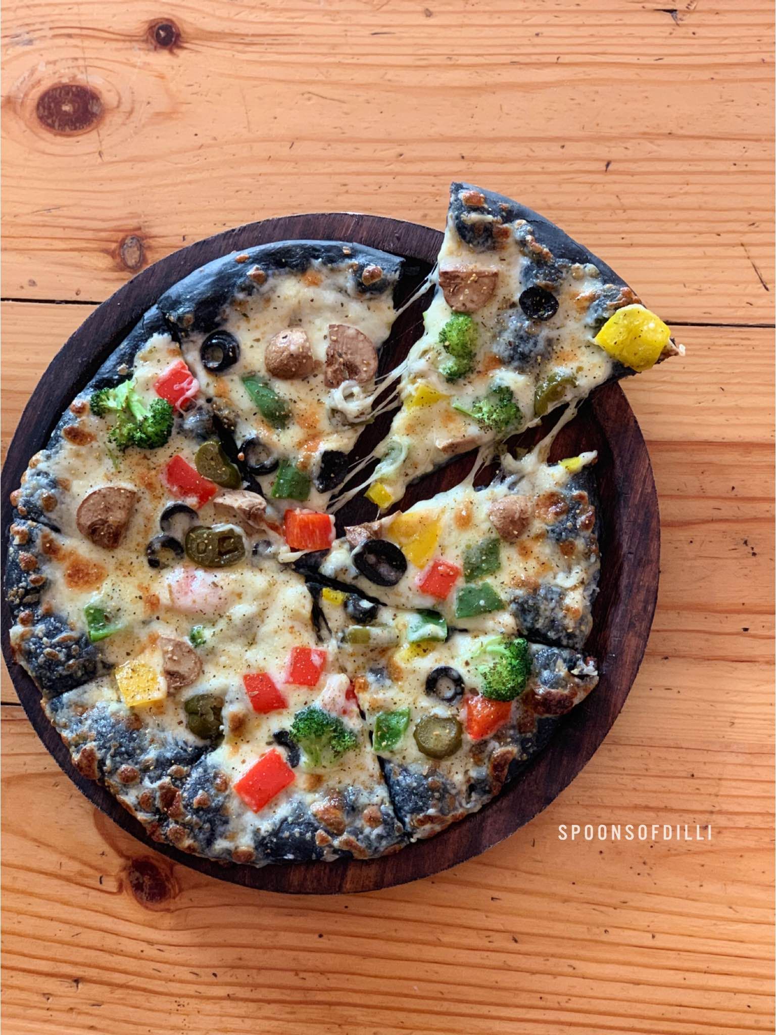 Dish,Food,Cuisine,Pizza,Ingredient,Recipe,Produce,Comfort food,Flatbread,Pizza cheese