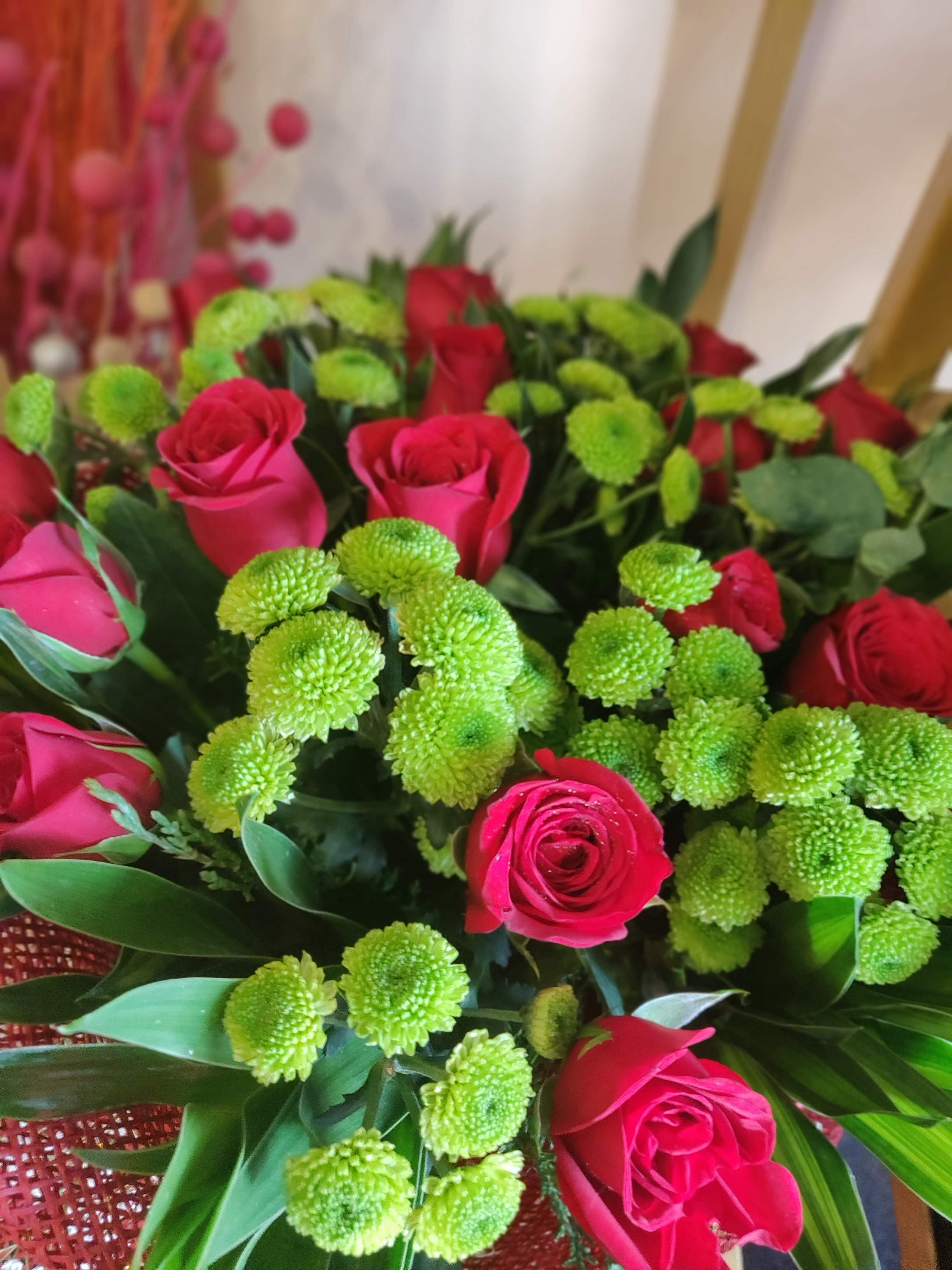 Flower,Bouquet,Floristry,Flower Arranging,Plant,Floral design,Cut flowers,Pink,Flowering plant,Rose