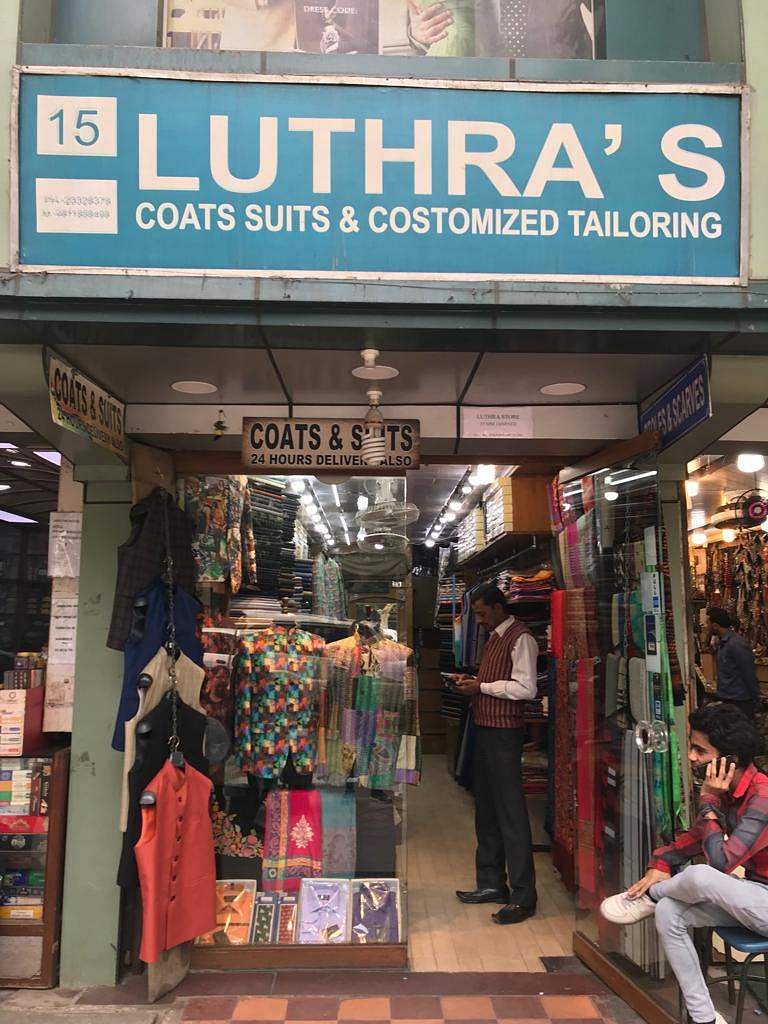 Outlet store,Building,Retail,Shopping,Trade,Boutique,Marketplace,Service,Display window