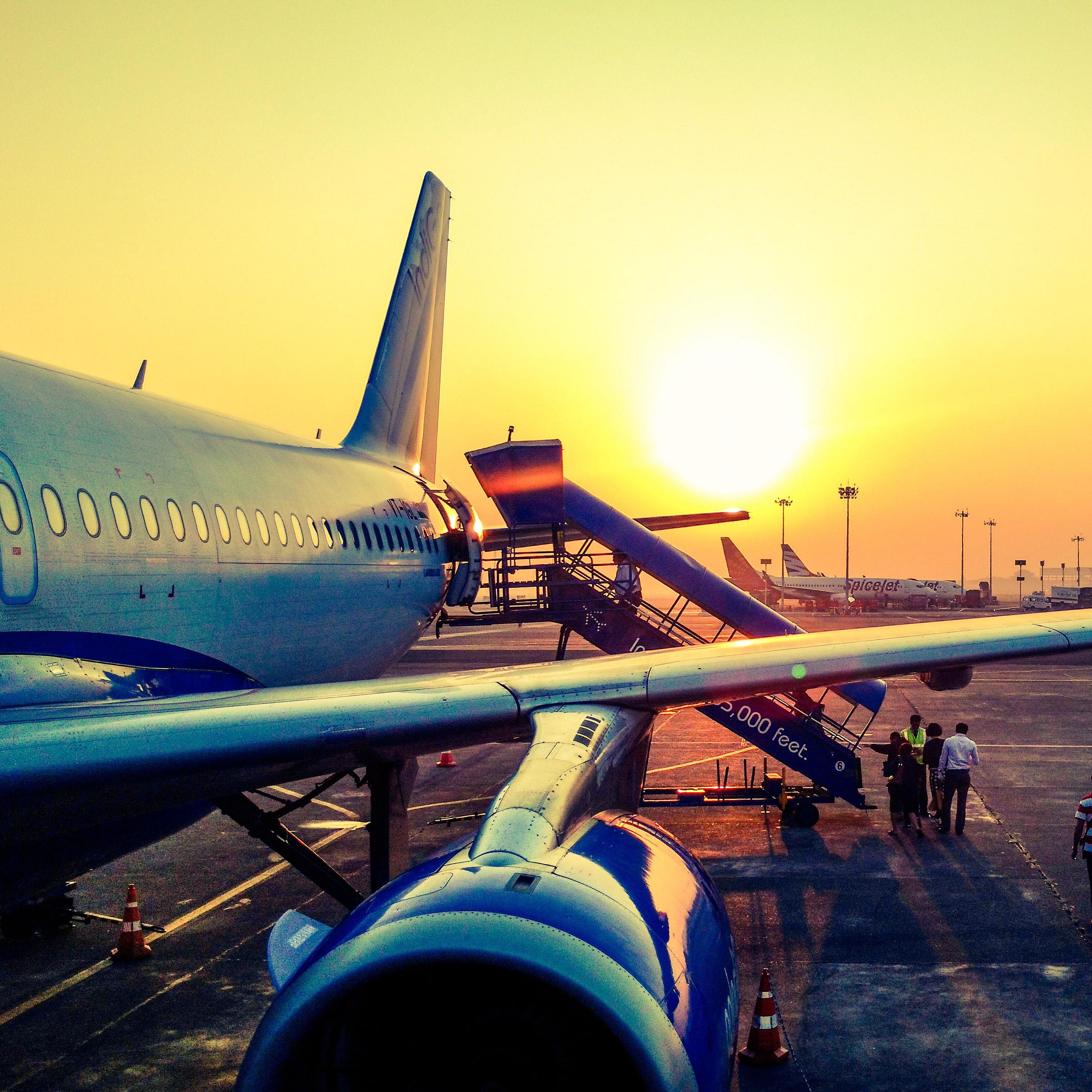 Air travel,Airline,Airplane,Sky,Airliner,Aircraft,Aerospace engineering,Airport,Aviation,Vehicle