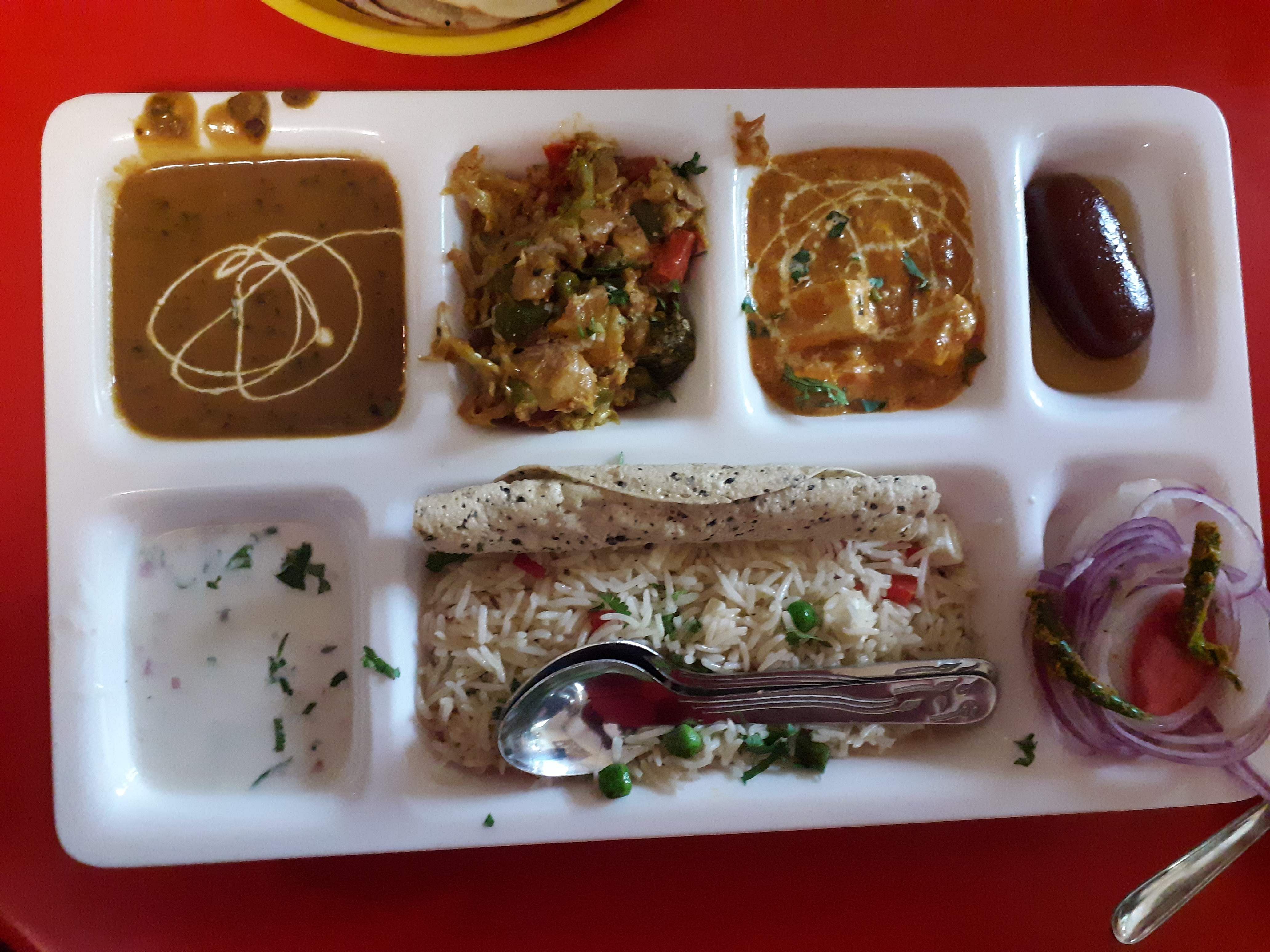 Dish,Food,Cuisine,Meal,Lunch,Ingredient,Comfort food,Plate lunch,Produce,Bento