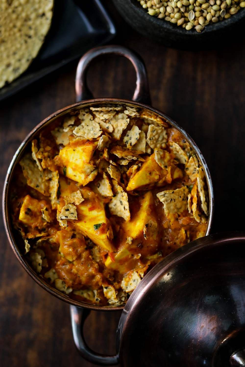 Dish,Food,Cuisine,Ingredient,Recipe,Stuffing,Produce,Curry,Masala,Vindaloo