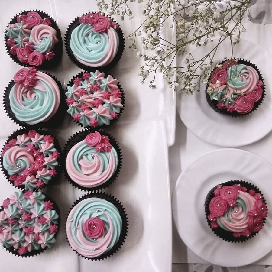 Pink,Buttercream,Baking,Cupcake,Sweetness,Food,Cake,Dessert,Icing,Cup