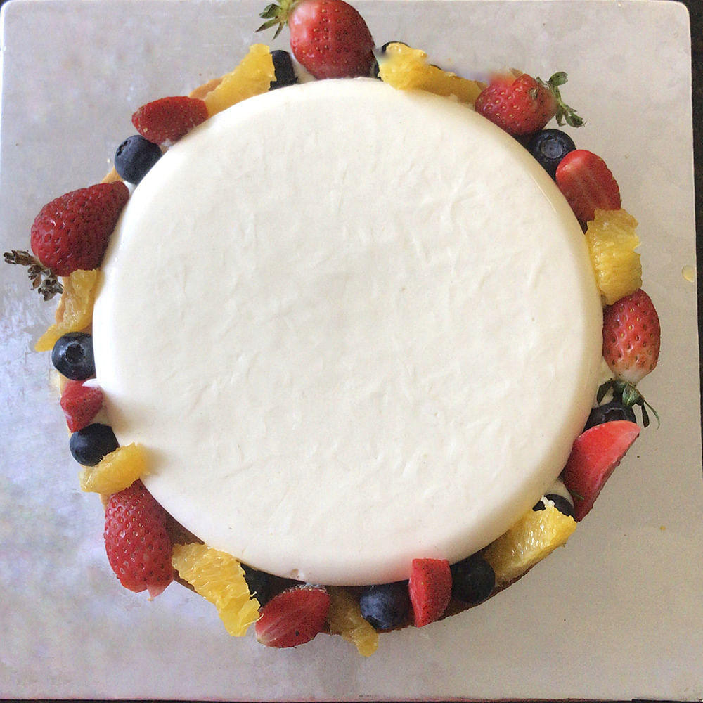 Food,Candy corn,Dessert,Cuisine,Pavlova,Dish,Bracelet,Fashion accessory,Fruit,Frozen dessert