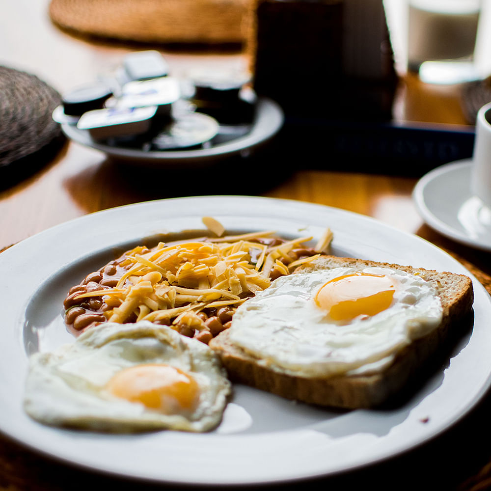 Dish,Food,Cuisine,Fried egg,Breakfast,Meal,Egg,Ingredient,Full breakfast,Brunch