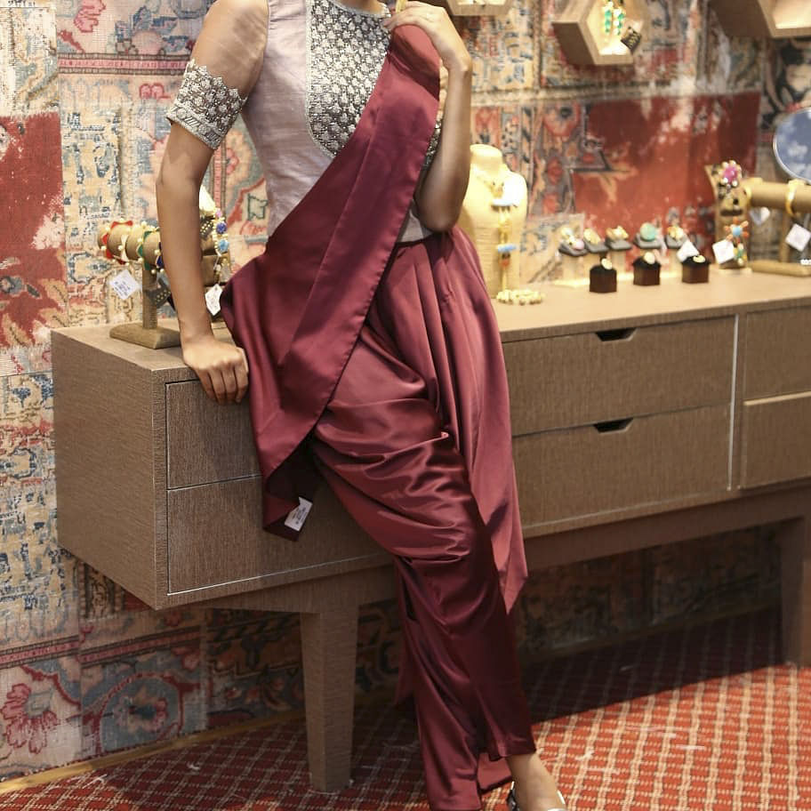 Clothing,Maroon,Pink,Formal wear,Fashion,Suit,Outerwear,Dress,Neck,Sleeve