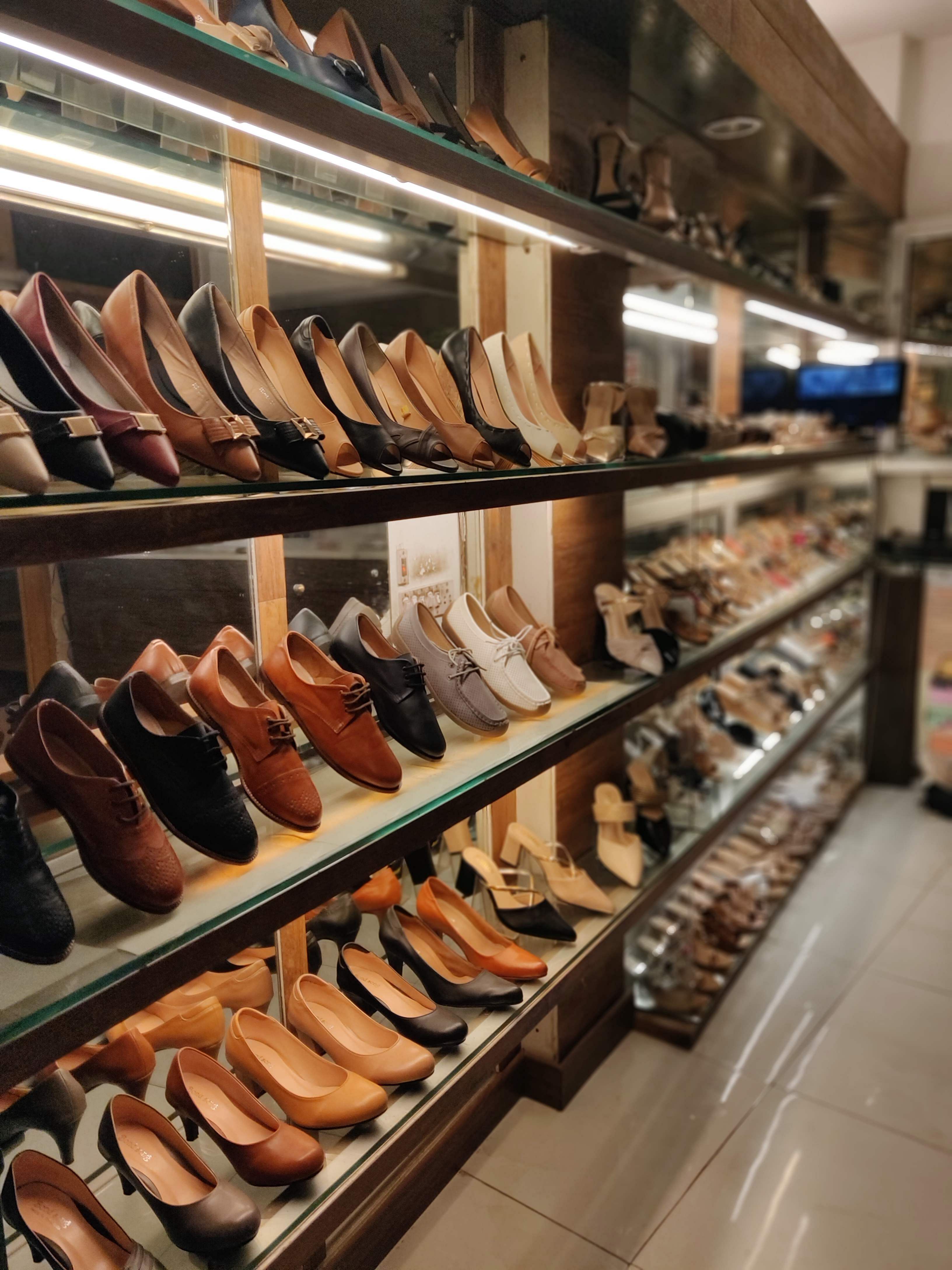 Bakery,Footwear,Retail,Building,Inventory,Shoe store,Outlet store,Shoe,Collection