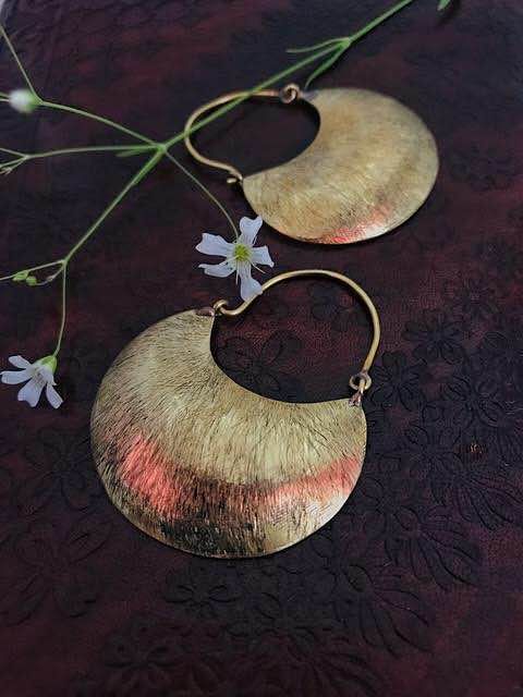 Earrings,Jewellery,Fashion accessory,Copper,Leaf,Pendant,Metal,Necklace,Wood,Plant