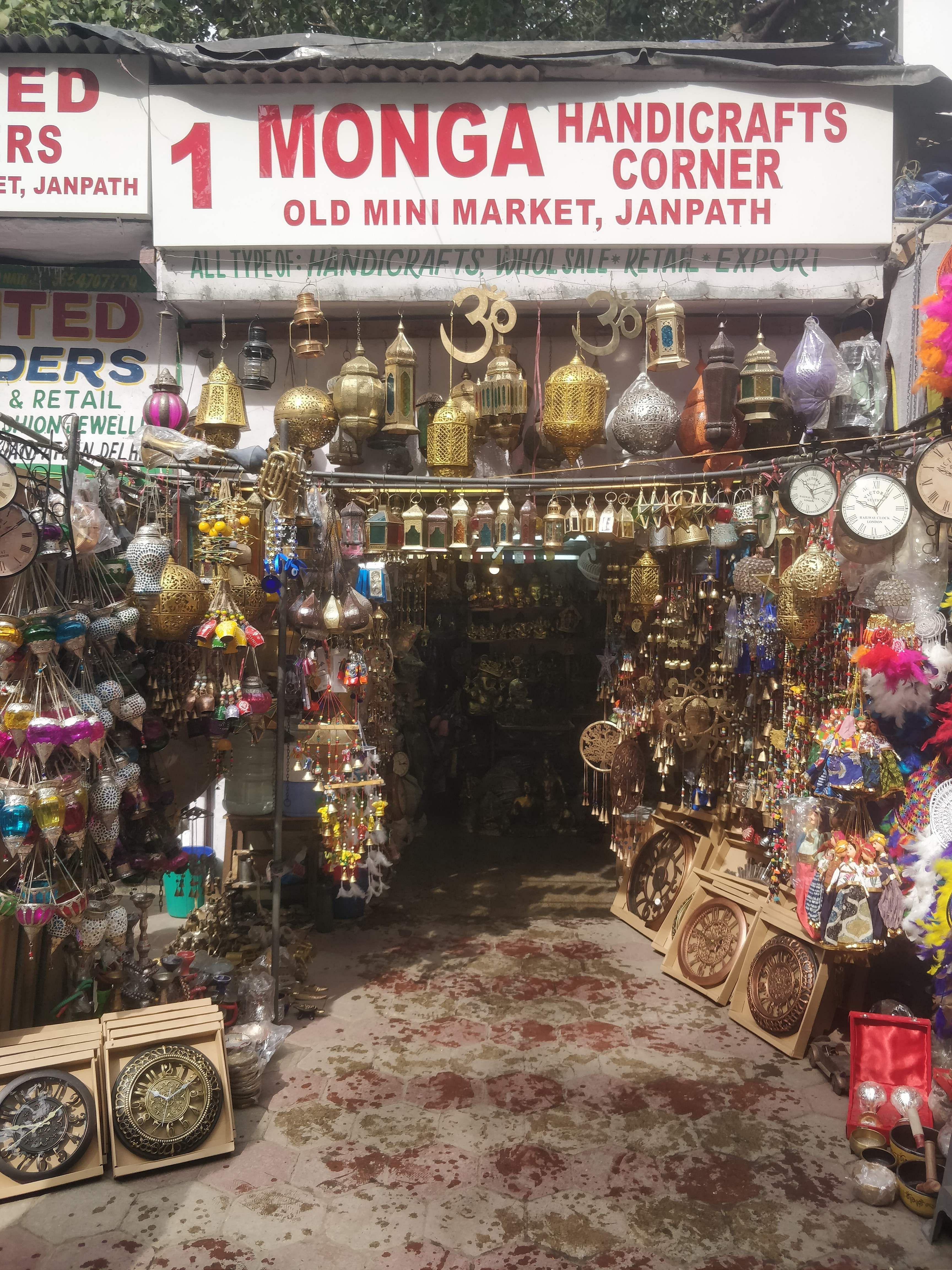 Bazaar,Market,Public space,Retail,Selling,Marketplace,Building,City,Shopping