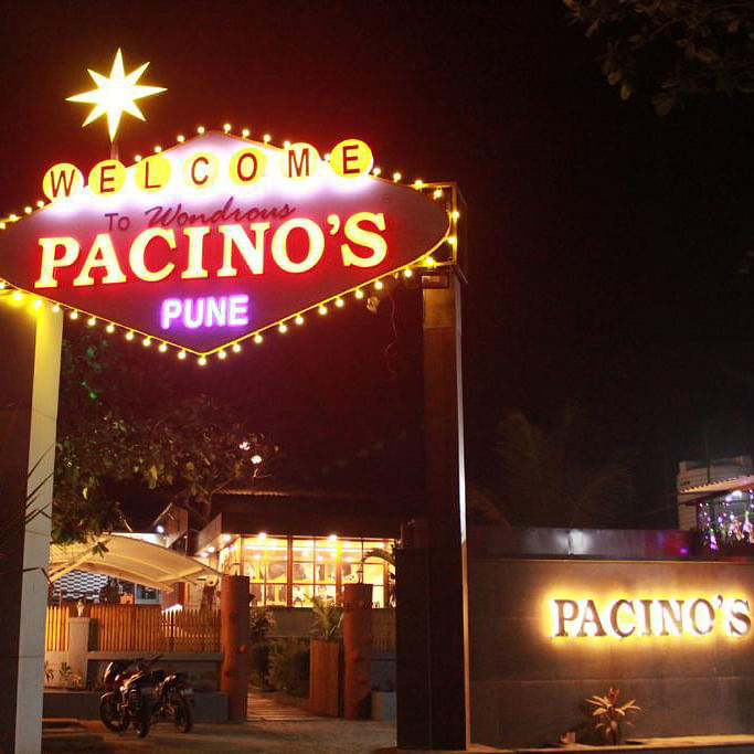Electronic signage,Neon sign,Neon,Lighting,Signage,Night,Building,Midnight
