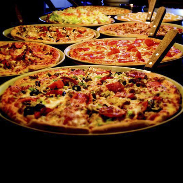 Dish,Food,Cuisine,Pizza,Pizza cheese,Ingredient,California-style pizza,Junk food,Meal,Italian food