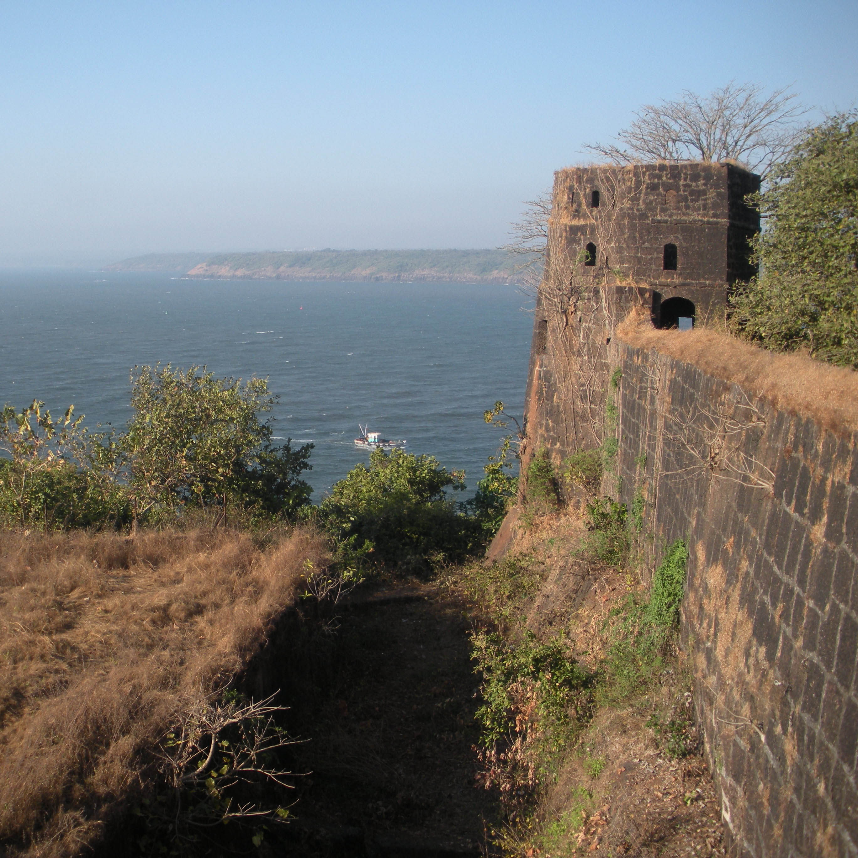Fortification,Wall,Cliff,Coast,Headland,Sea,Sky,Castle,Klippe,Terrain