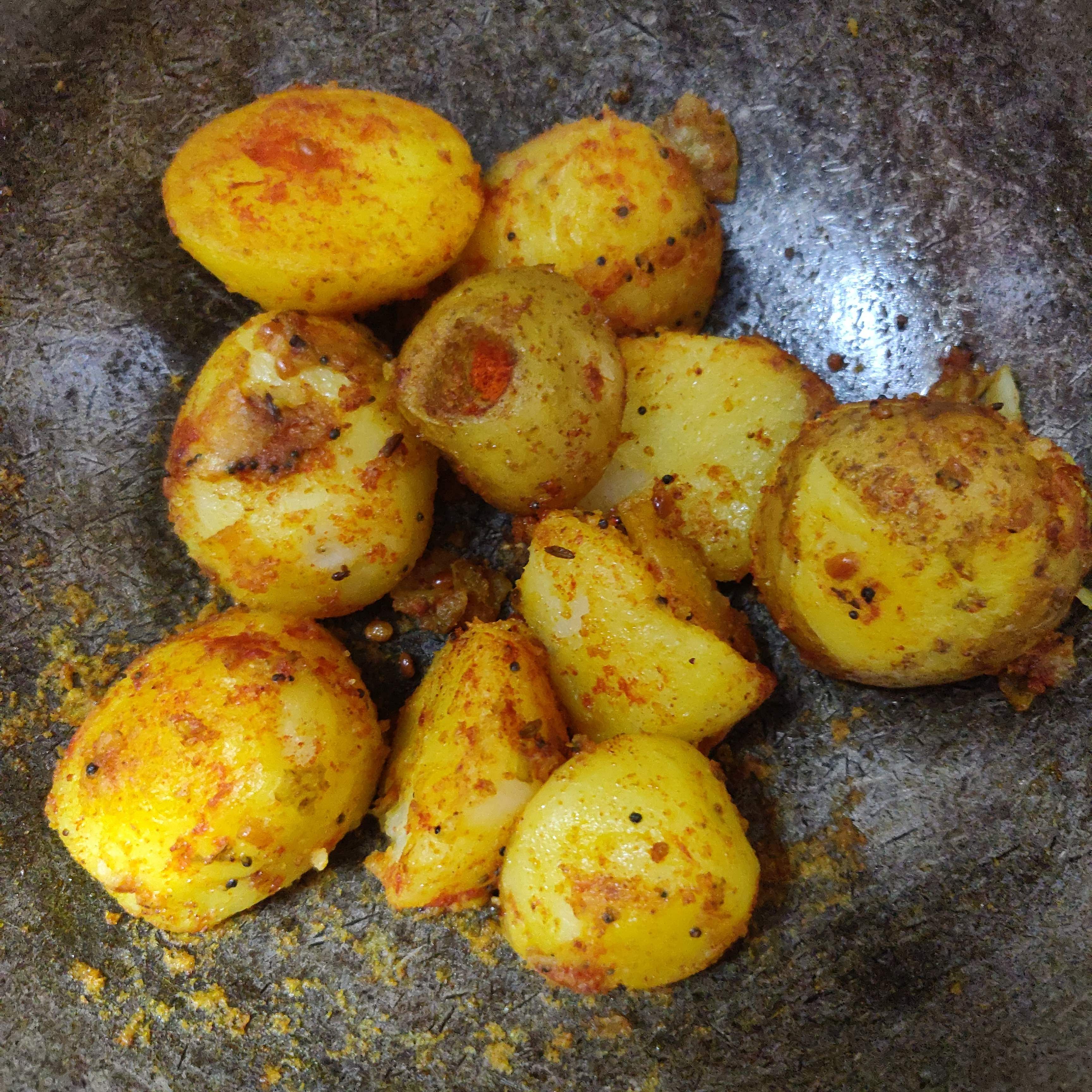Food,Dish,Potato,Cuisine,Root vegetable,Ingredient,Produce,Home fries,Solanum,Yukon gold potato