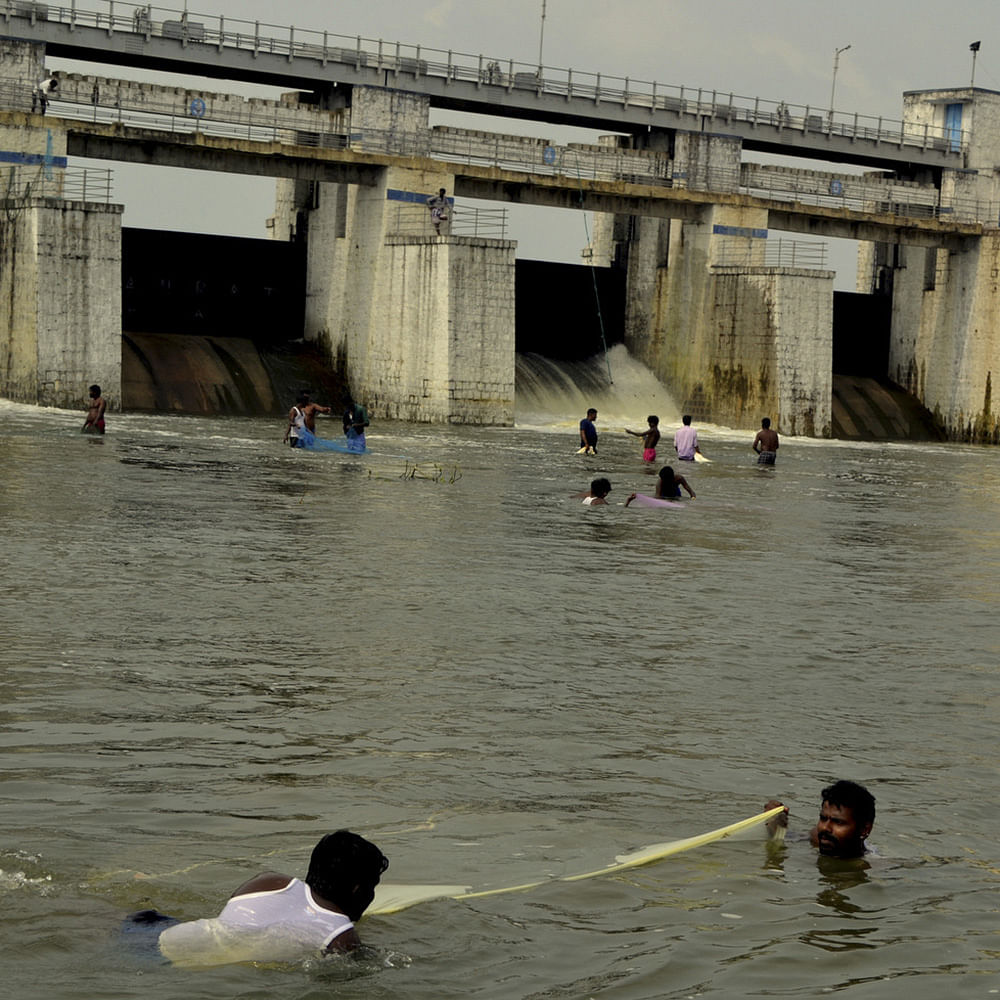 Water,River,Waterway,Water resources,Flood,Adaptation,Architecture,Bank,Watercourse,Recreation