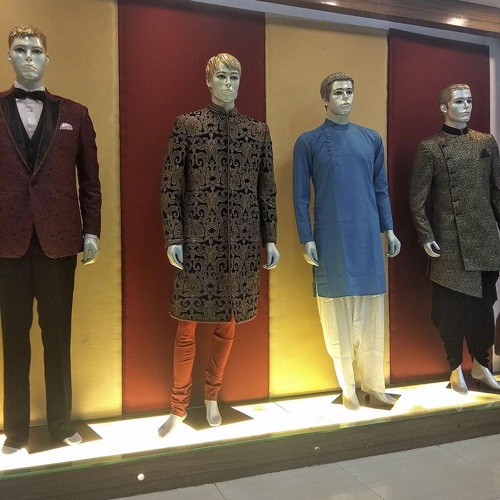 Fashion,Standing,Collection,Mannequin,Display window,Fashion design,Gentleman,Outerwear,Art,Blazer