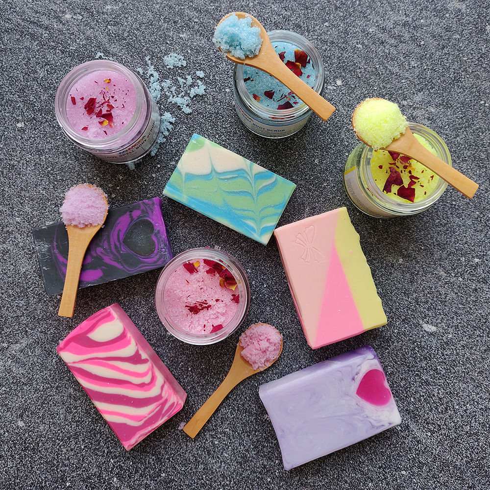 Pink,Frozen dessert,Food,Ice cream