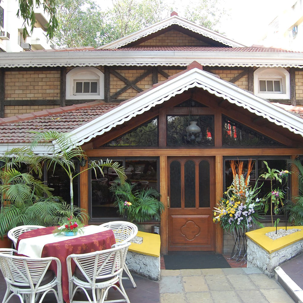 Property,House,Building,Home,Roof,Real estate,Backyard,Patio,Cottage,Yard