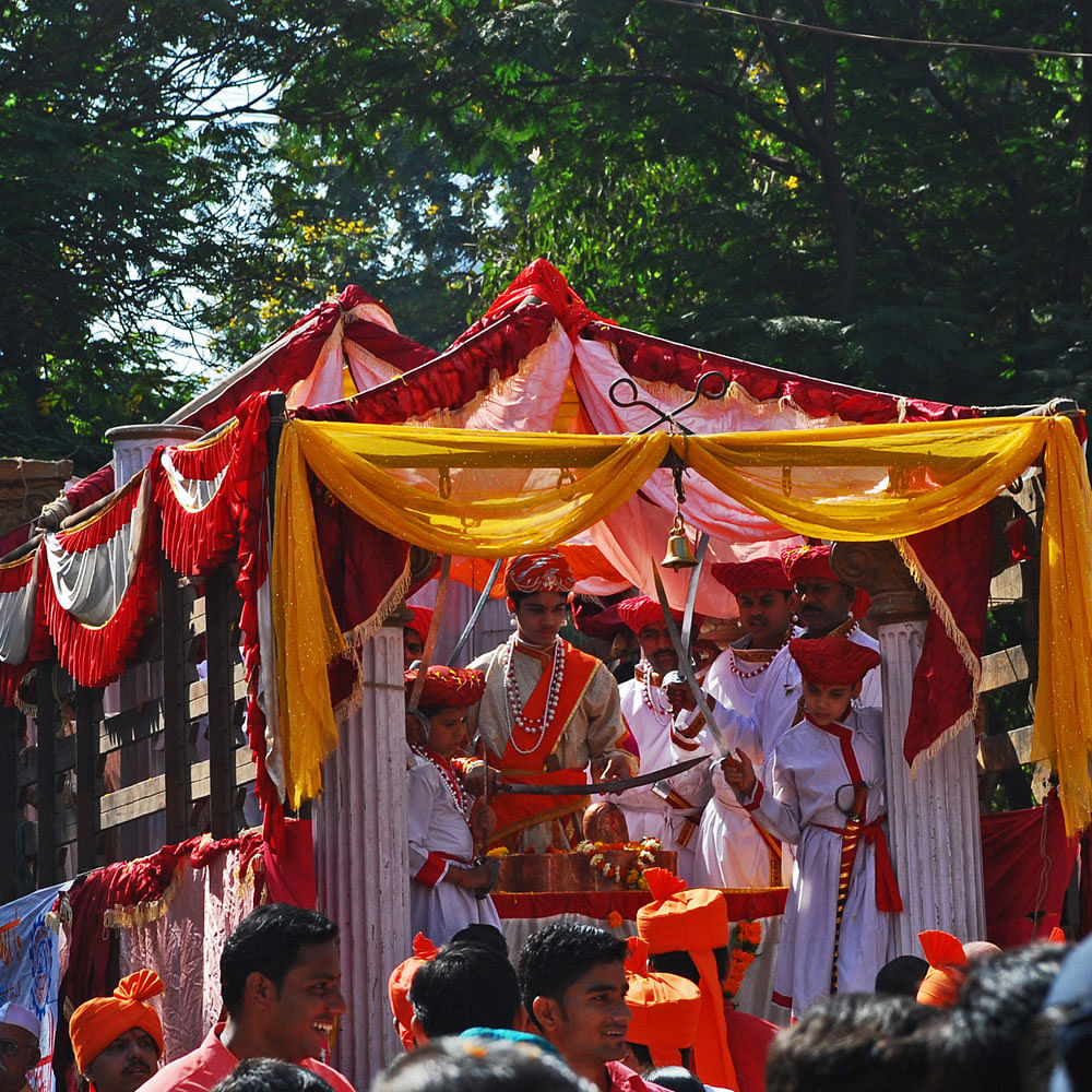 Event,Shrine,Tradition,Festival,Crowd,Shinto shrine,Temple,Fête,Place of worship,Temple