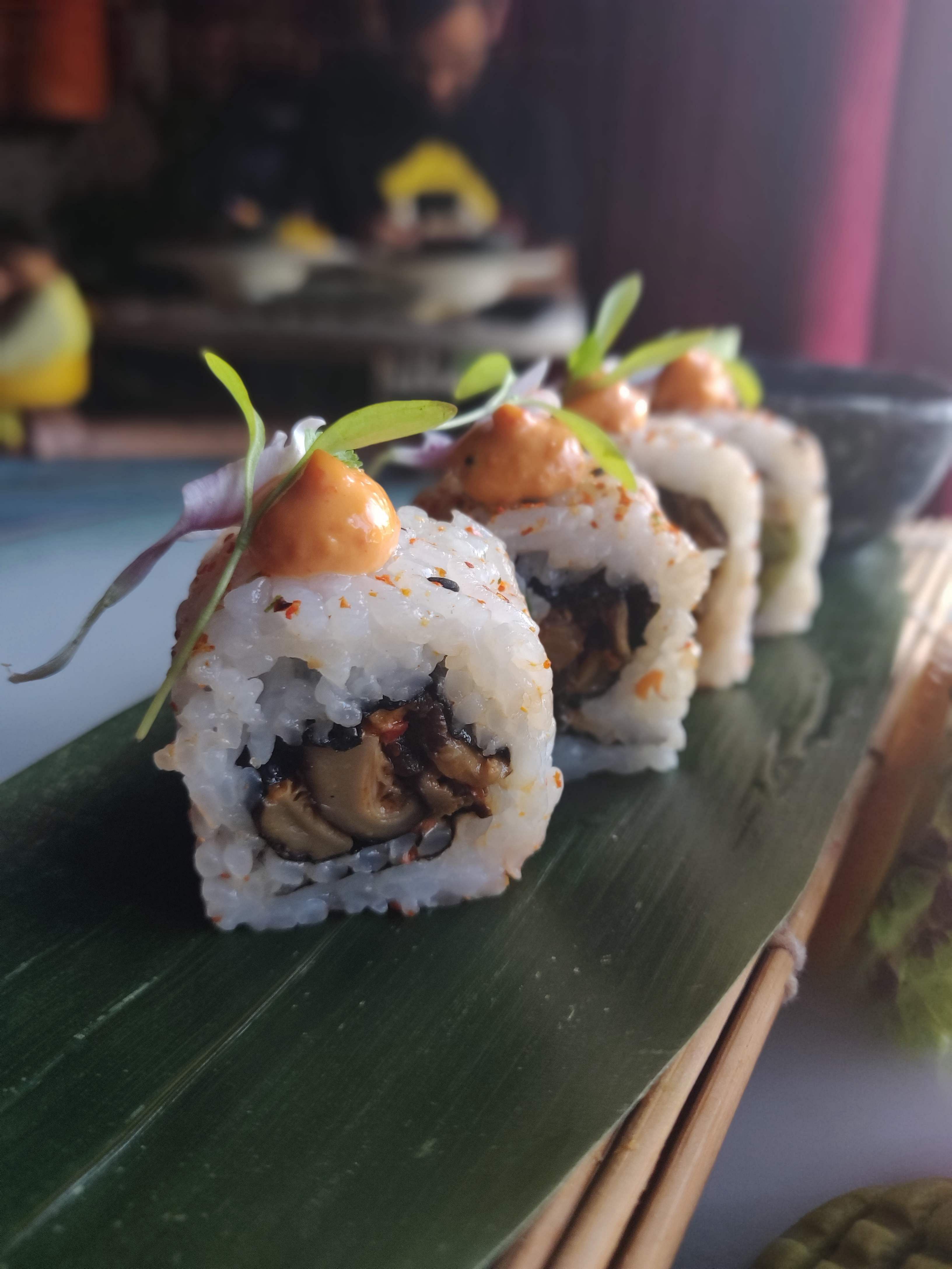 Dish,Food,Cuisine,Sushi,Ingredient,Comfort food,California roll,Recipe,À la carte food,Produce