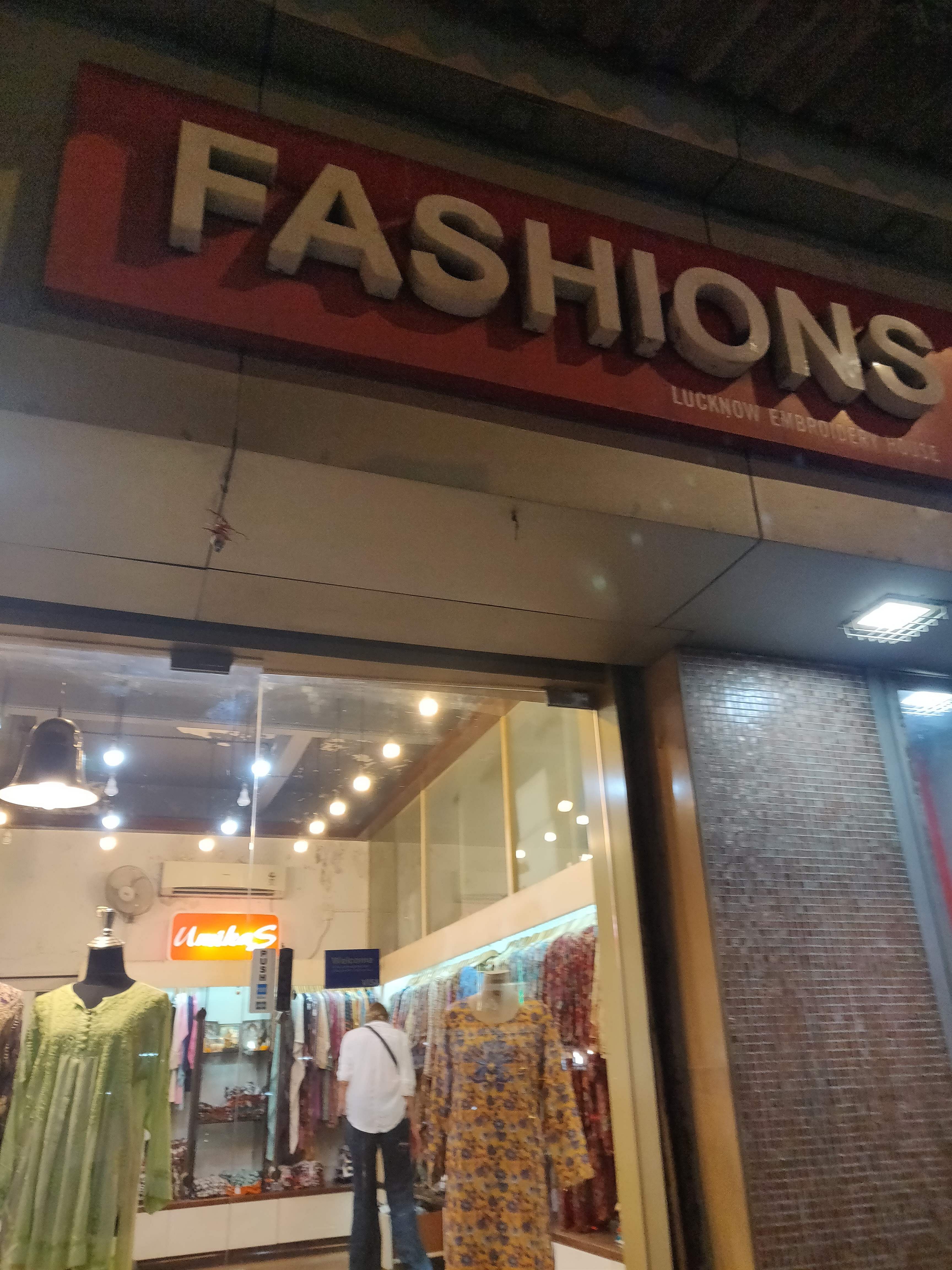 Building,Outlet store