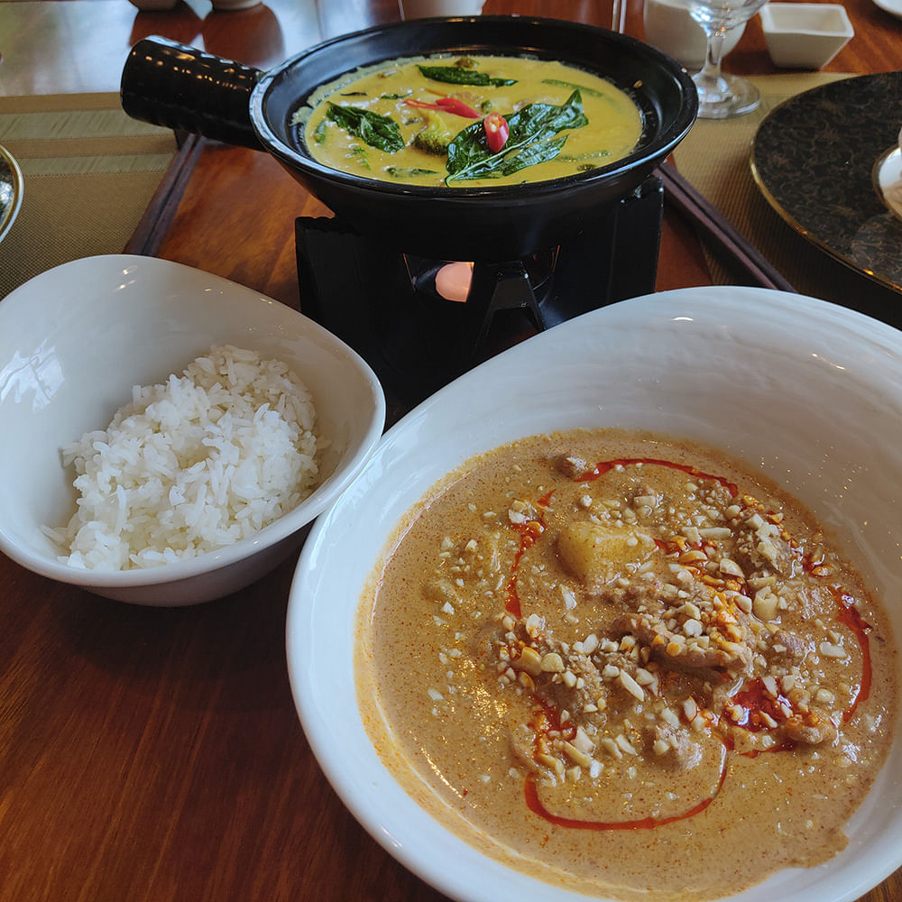 Dish,Food,Cuisine,Ingredient,Curry,Produce,Red curry,Yellow curry,Gravy,Lunch