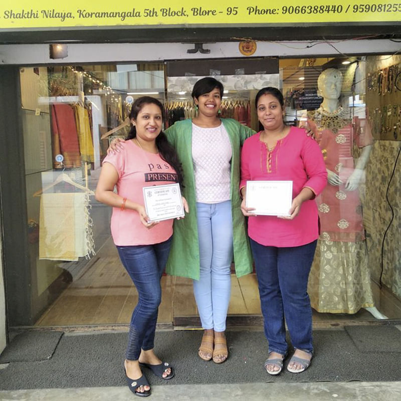 People,Jeans,Plant,Leisure,Vacation,Tourism,T-shirt