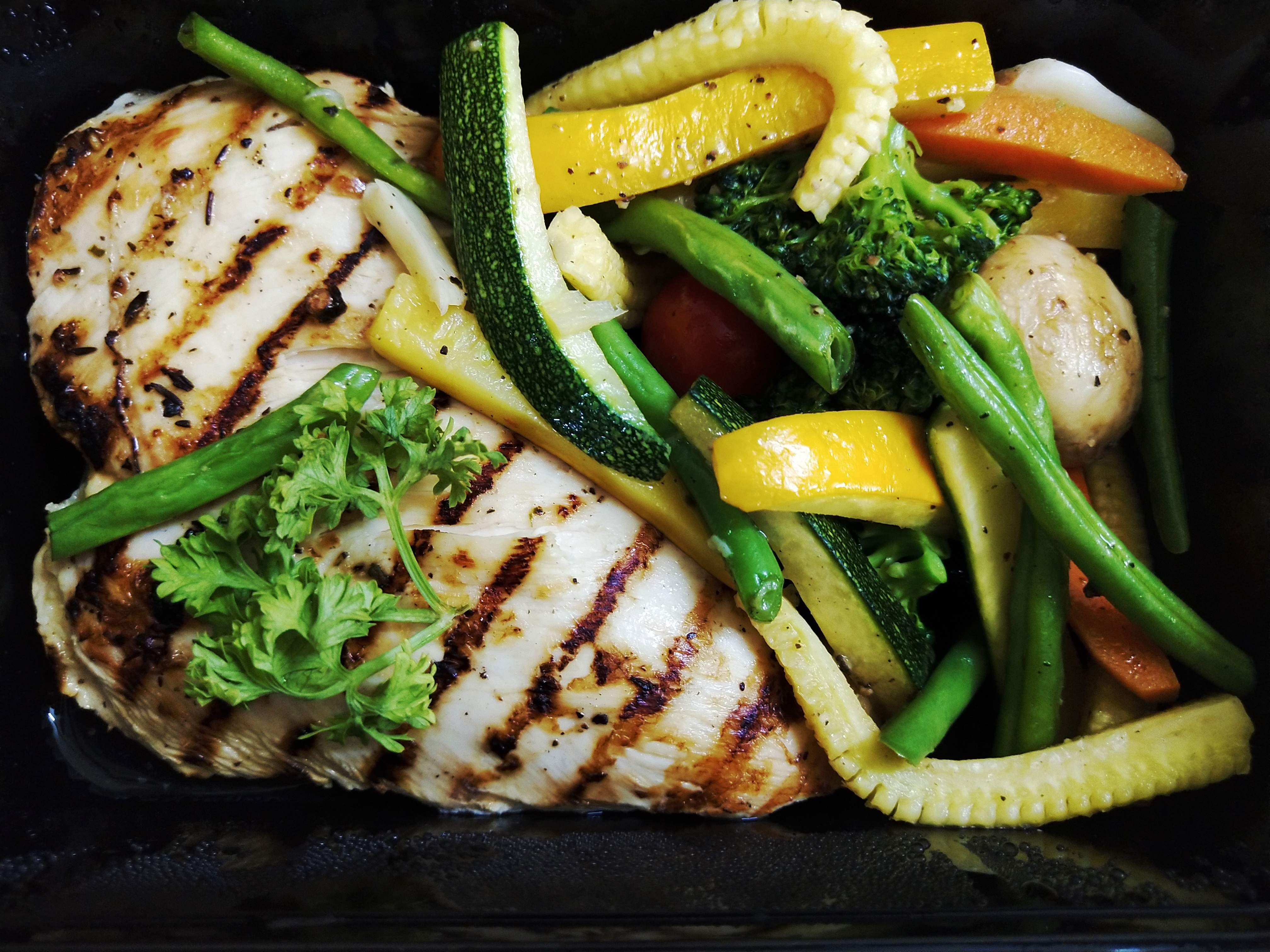 Cuisine,Food,Dish,Ingredient,Vegetable,Produce,Vegan nutrition,Meat,Chicken meat,Leaf vegetable