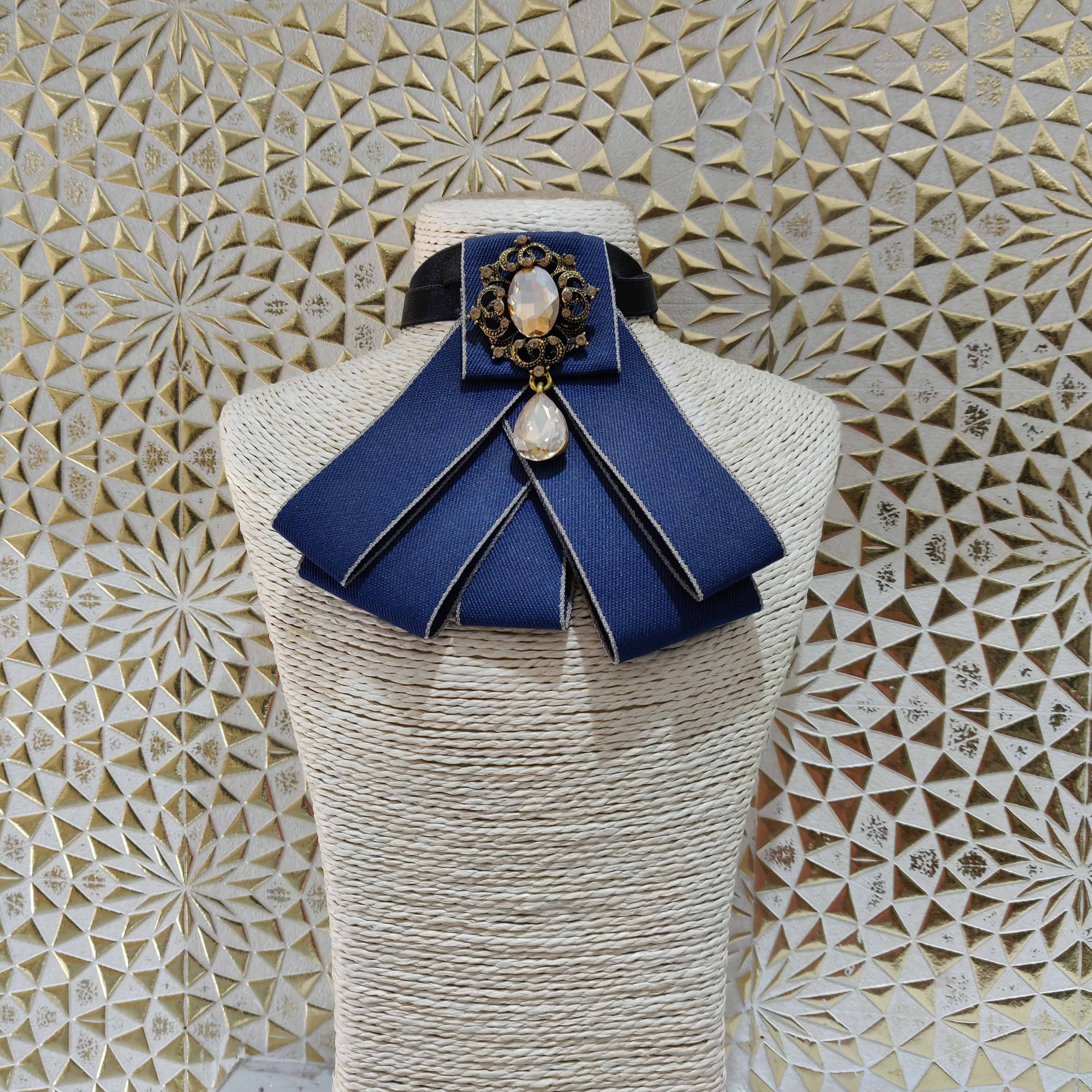 Blue,Cobalt blue,Beige,Textile,Fashion accessory,Pattern,Linens,Linen,Electric blue
