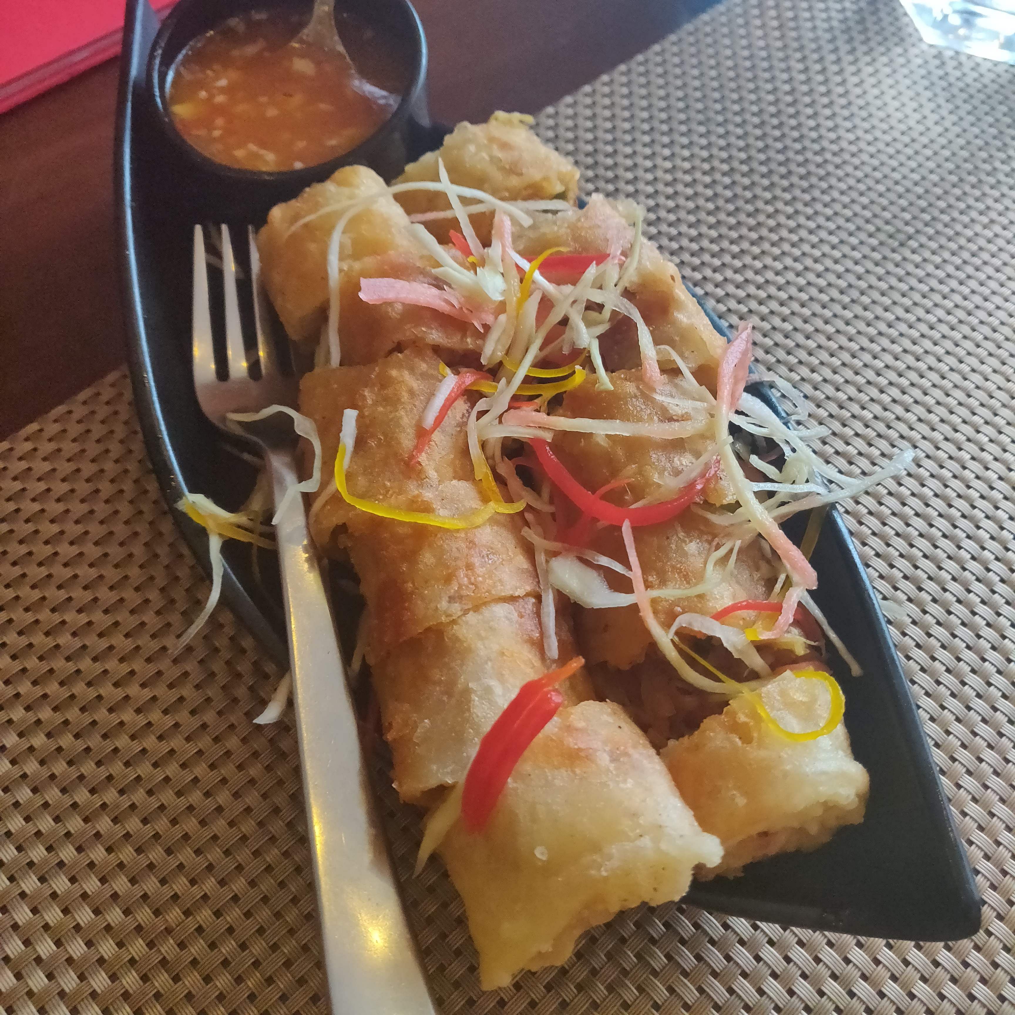 Dish,Food,Cuisine,Ingredient,Spring roll,appetizer,Meat,Produce,Chimichanga,Finger food