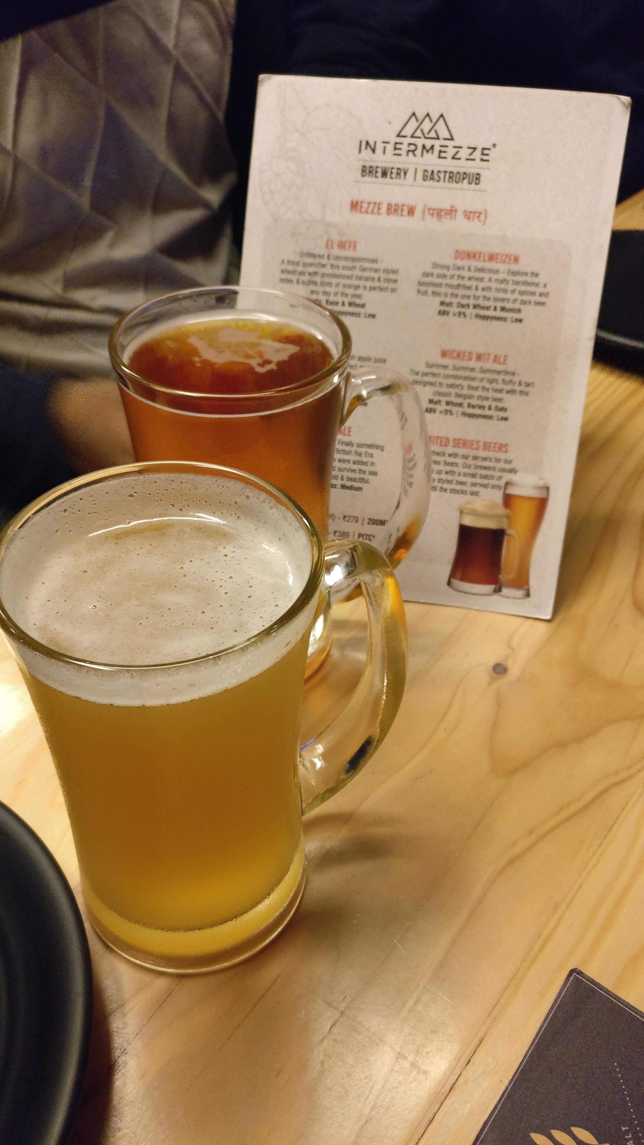 Drink,Beer,Lager,Alcoholic beverage,Apple cider,Beer glass,Food,Distilled beverage,Pint glass,Ale