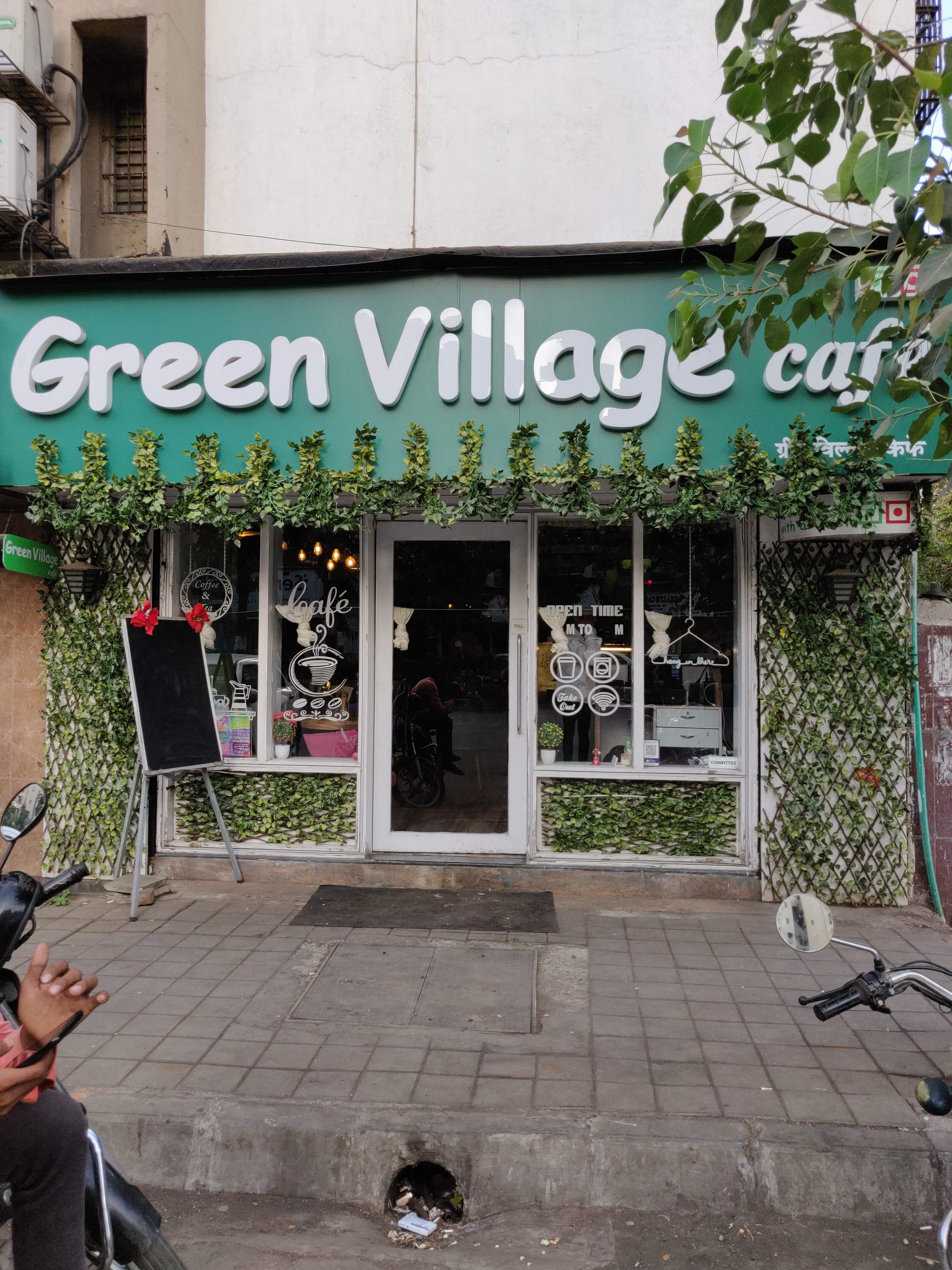 Building,Tree,House,Facade,Street,Plant,Tourism,Restaurant