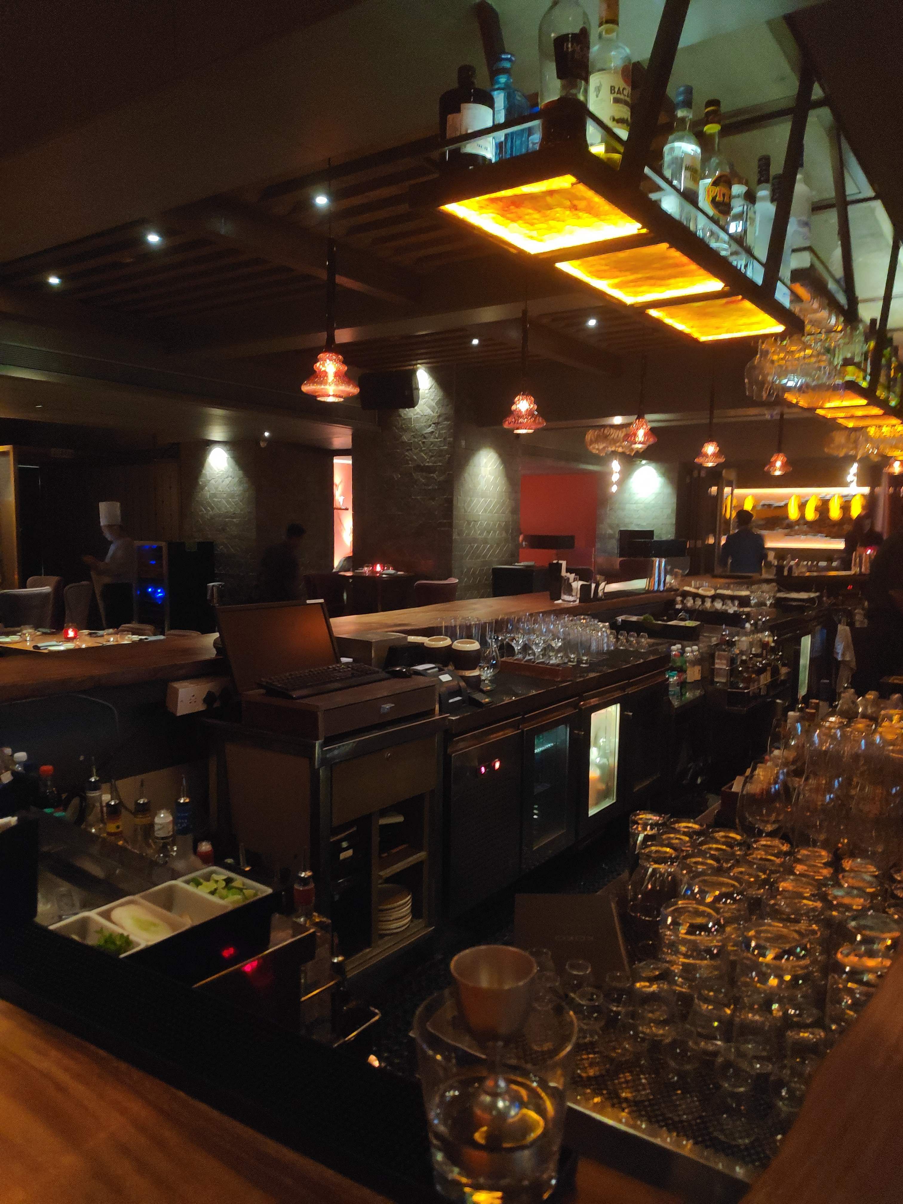 Restaurant,Tavern,Drinking establishment,Pub,Bar,Building,Room,Business,Interior design