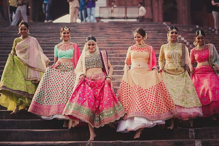 Pink,Fashion,Event,Tradition,Performing arts,Dress,Performance,Dance,Dancer,Folk dance