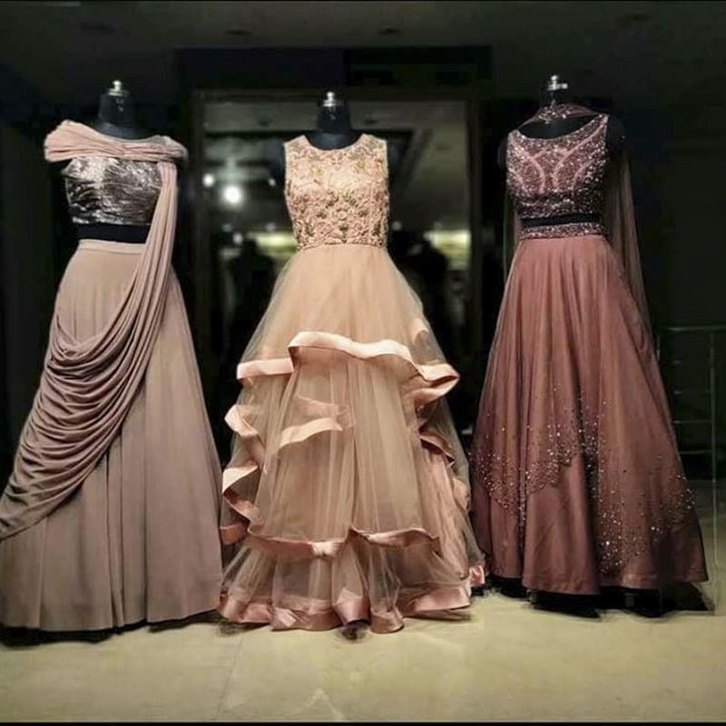 Dress,Clothing,Gown,Pink,Formal wear,Fashion,Fashion model,Peach,Cocktail dress,A-line