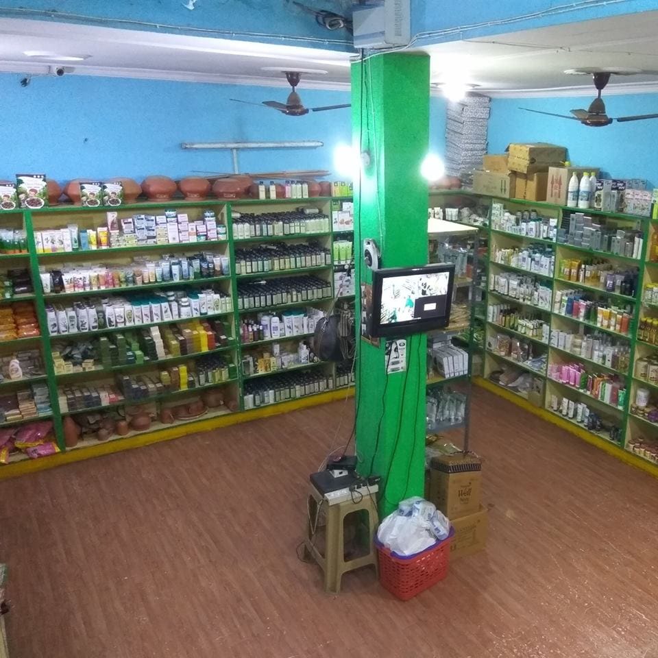 Retail,Convenience store,Supermarket,Grocery store,Building,Outlet store