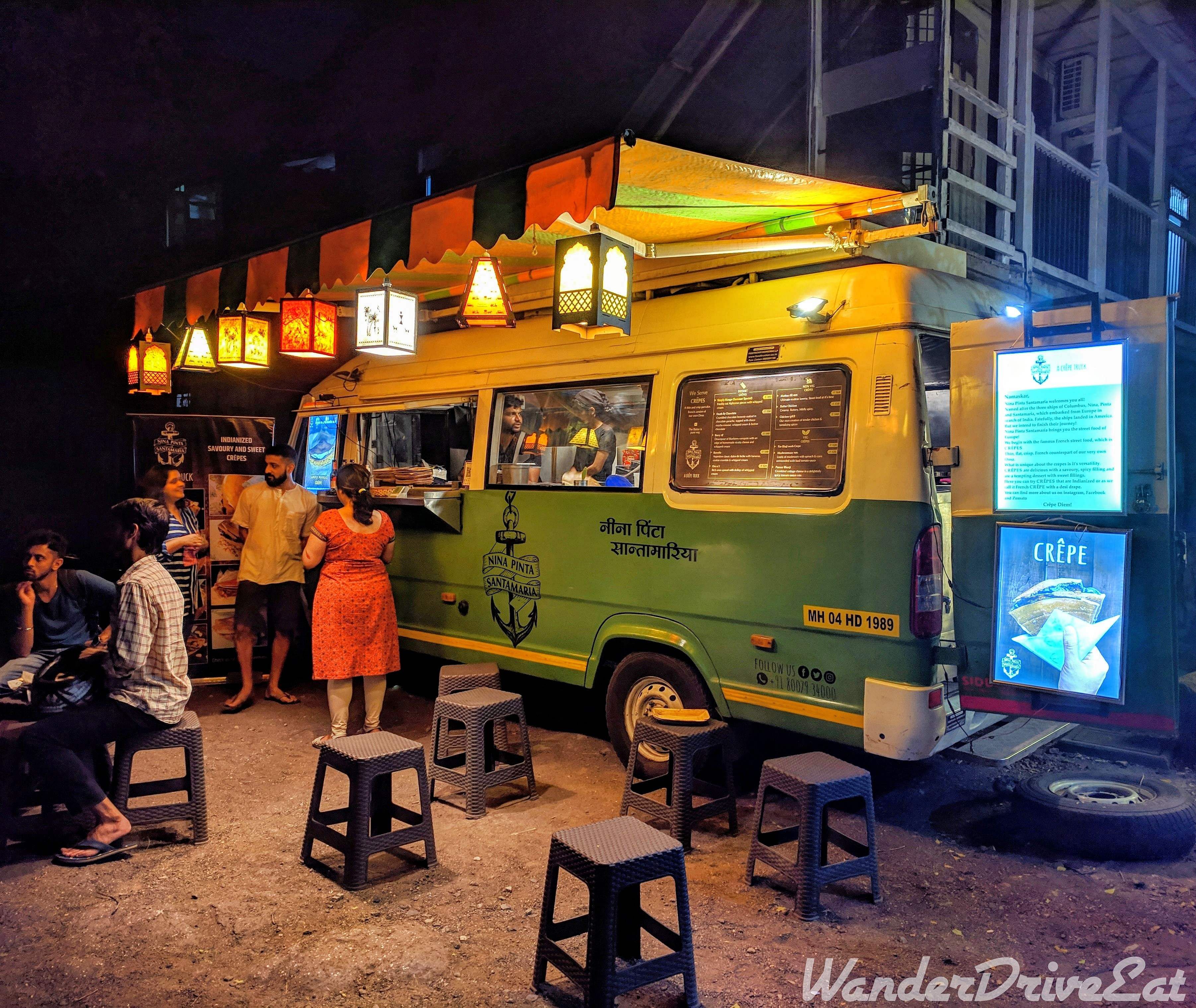 Transport,Vehicle,Food truck,Mode of transport,Motor vehicle,Truck,Street food,Night,Car,Travel