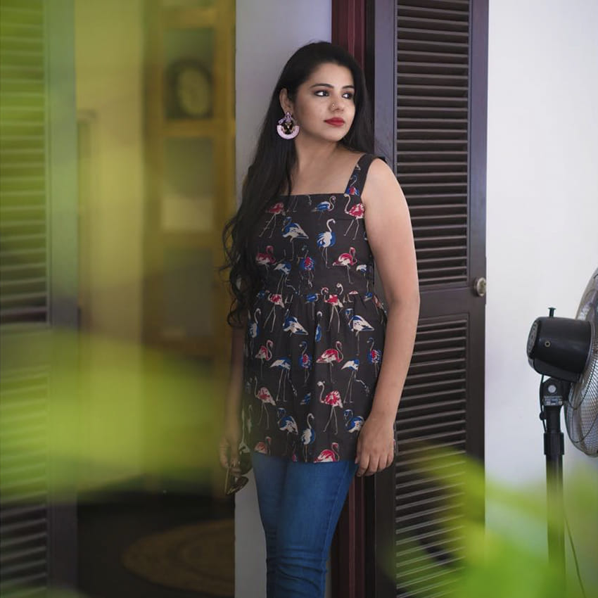 Clothing,Beauty,Fashion,Lady,Yellow,Photo shoot,Black hair,Dress,Shoulder,Long hair