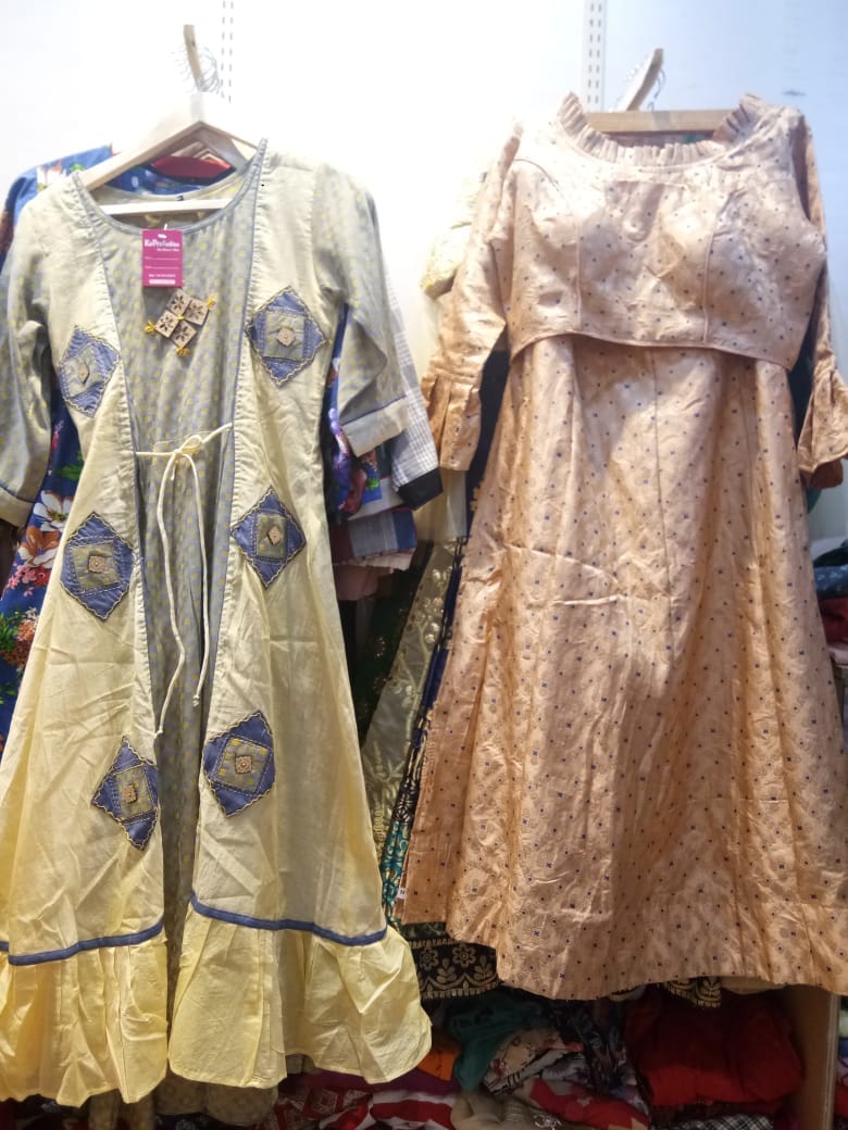 Clothing,Dress,Costume design,Formal wear,Fashion design,Fashion,Outerwear,Textile,Sleeve,Pattern