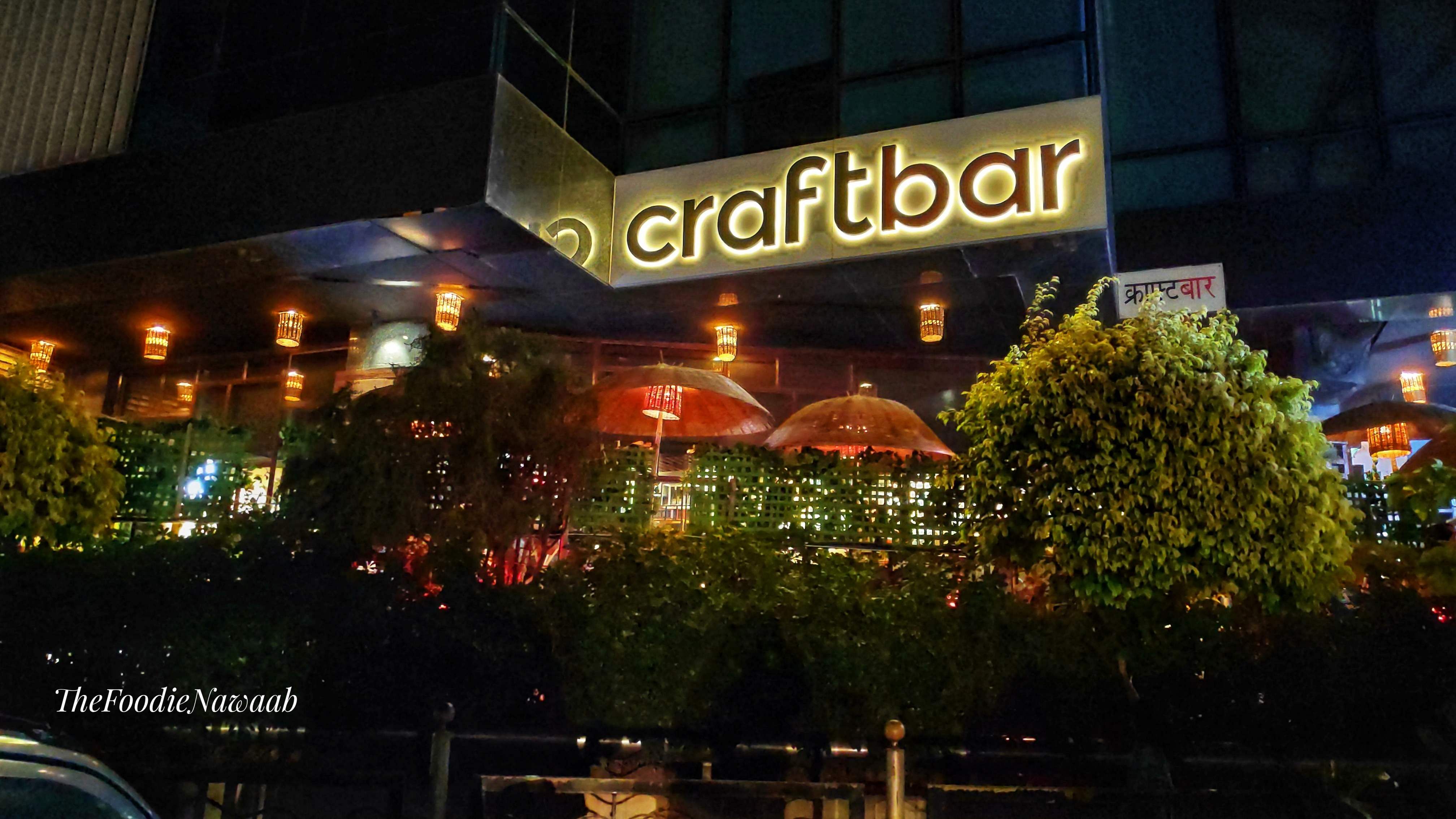 Night,Lighting,Building,Metropolitan area,Restaurant,Urban area,City,Architecture,Bar,Signage