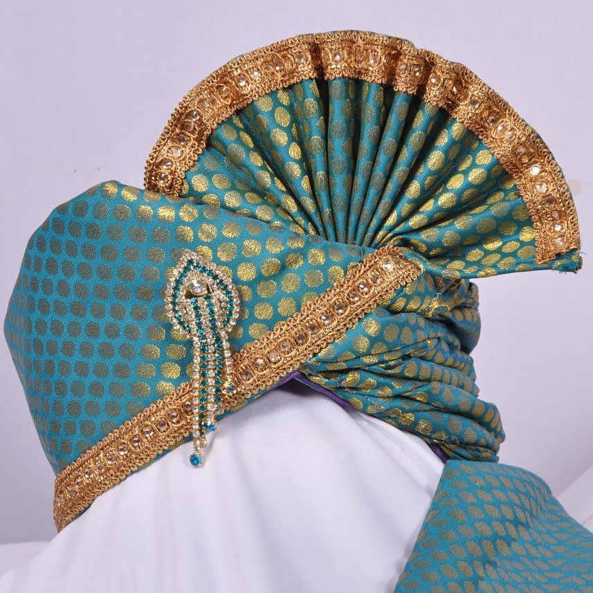 Turquoise,Blue,Aqua,Hand fan,Teal,Fashion accessory,Decorative fan,Turquoise,Headgear,Headpiece